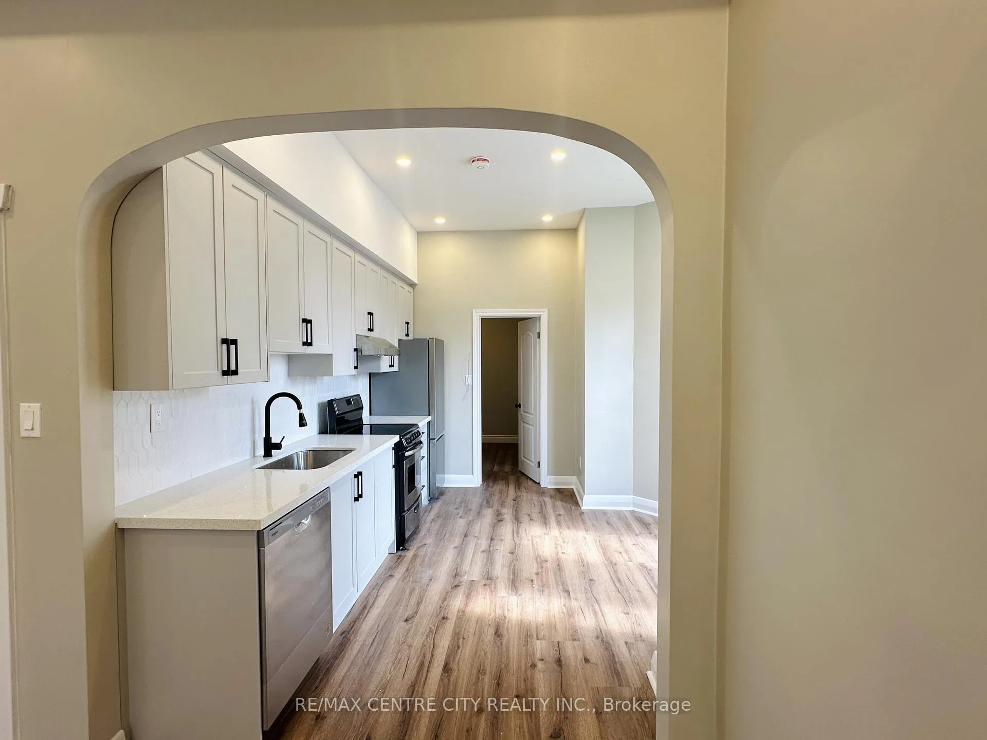 Photo 9 of Unit Unit 1, 81 Curtis Street, St. Thomas — HOMEH