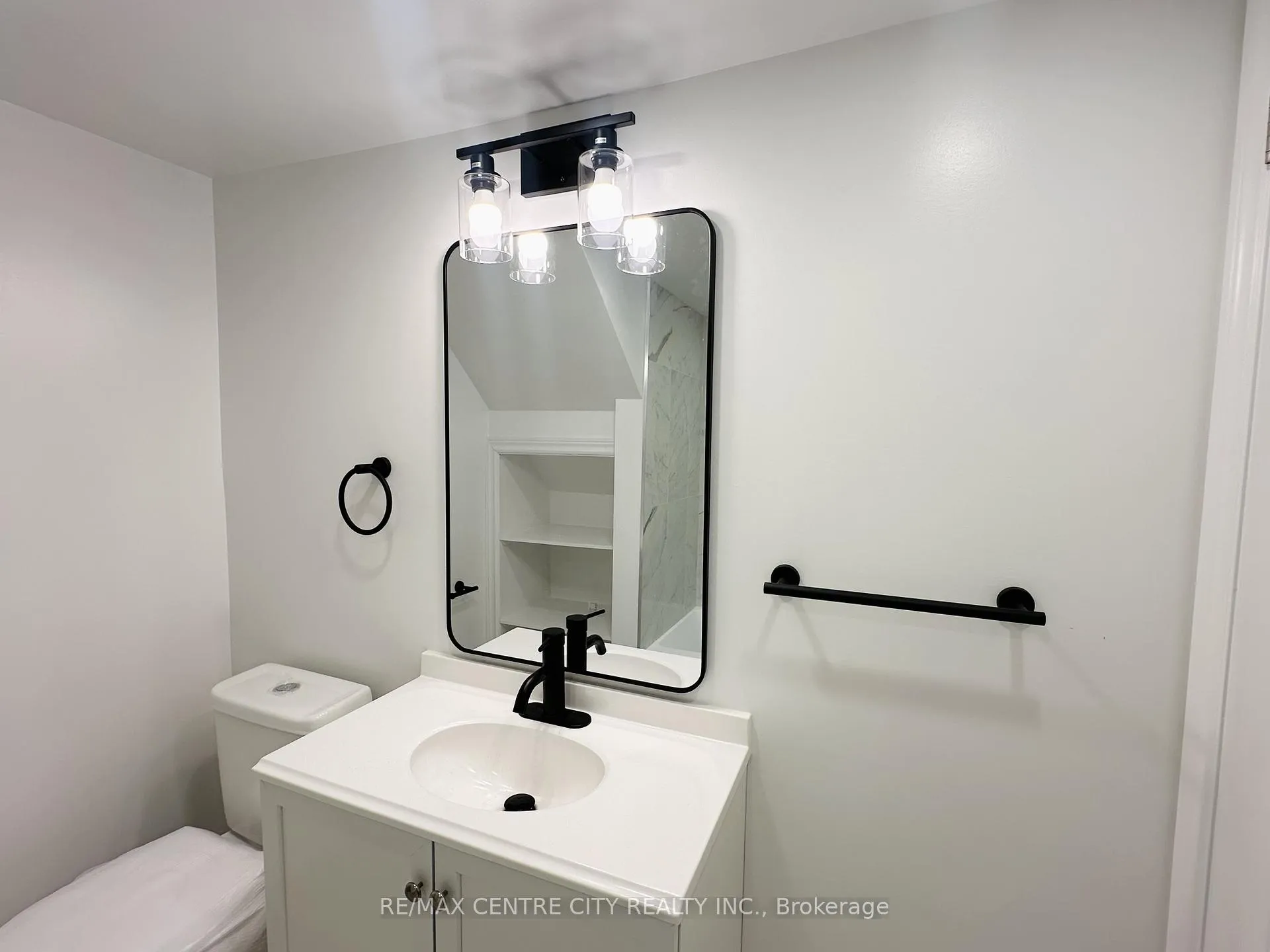 Photo 12 of Unit Unit 1, 81 Curtis Street, St. Thomas — HOMEH