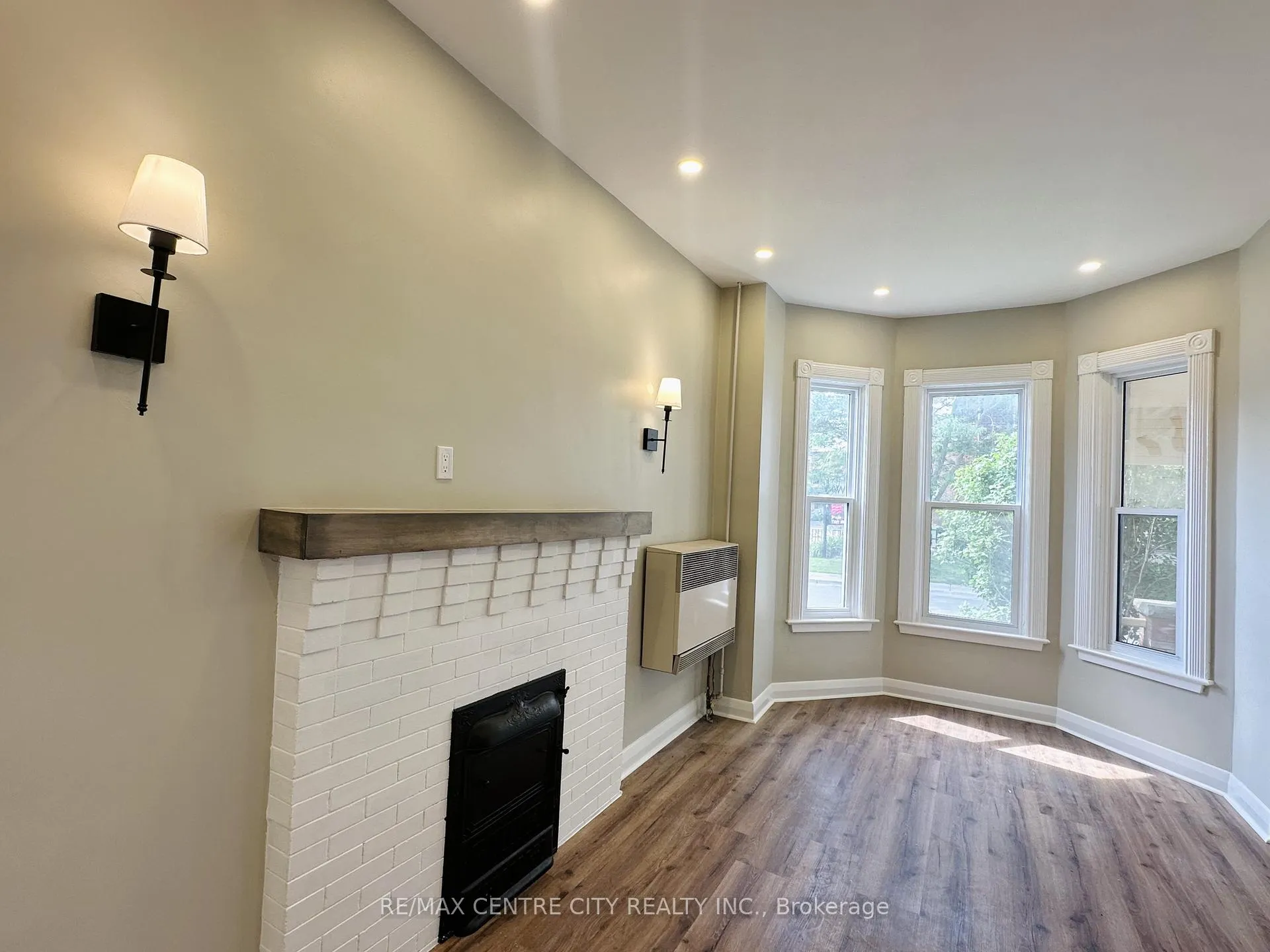 Photo 13 of Unit Unit 1, 81 Curtis Street, St. Thomas — HOMEH