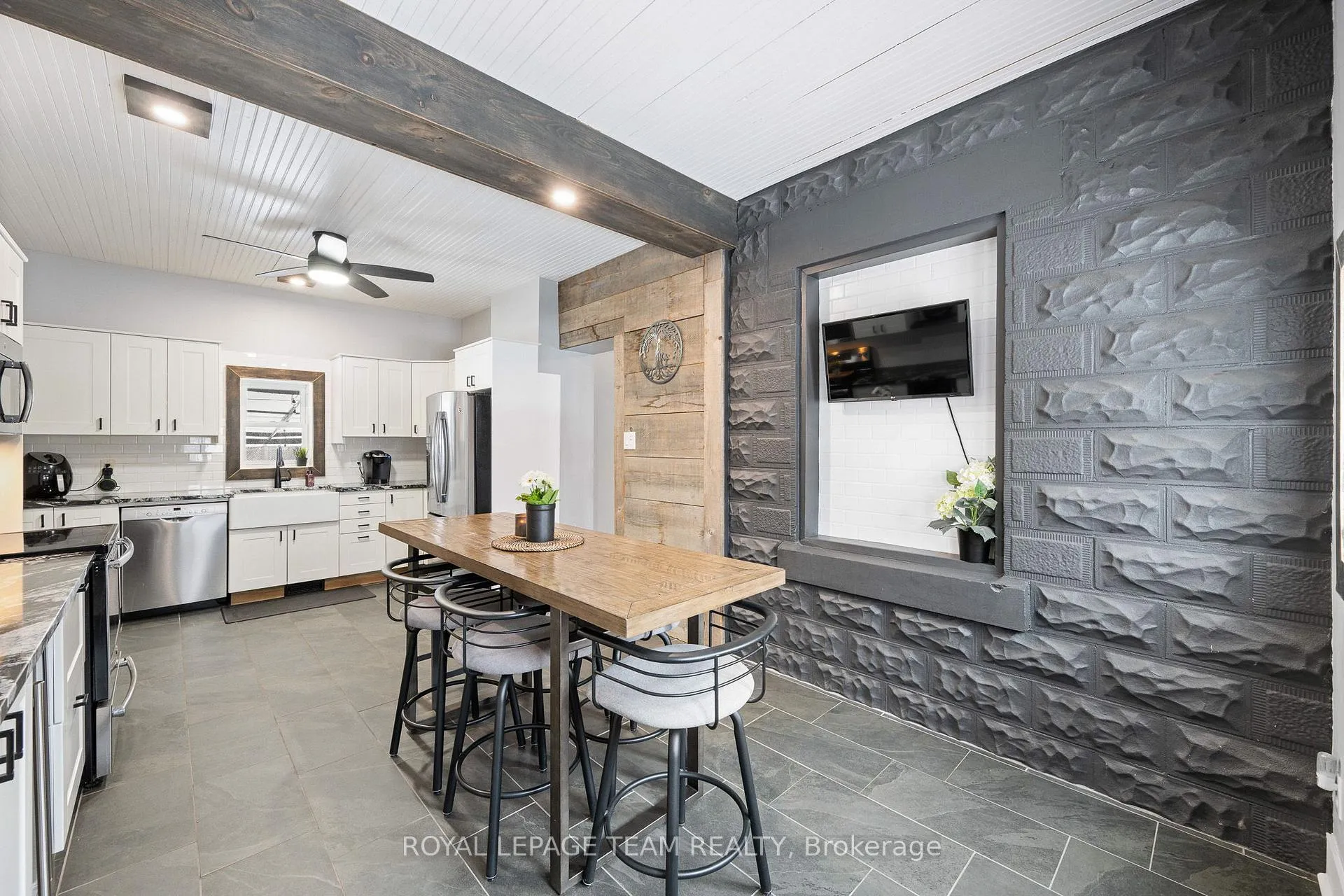 Photo 6 of 5529 Lion Street, Ottawa, Osgoode — HOMEH