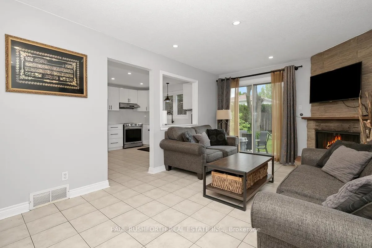 Photo 11 of 157 Craig Henry Drive, Ottawa, Craig Henry/Woodvale — HOMEH
