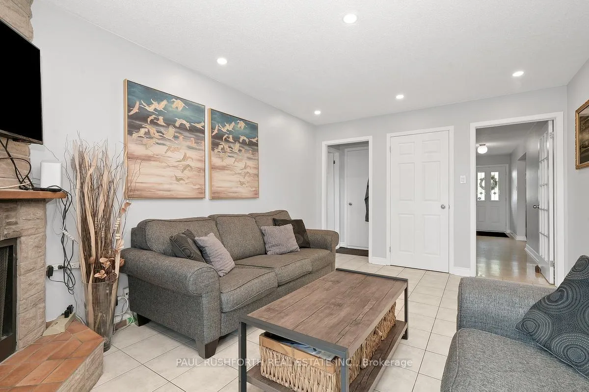 Photo 12 of 157 Craig Henry Drive, Ottawa, Craig Henry/Woodvale — HOMEH