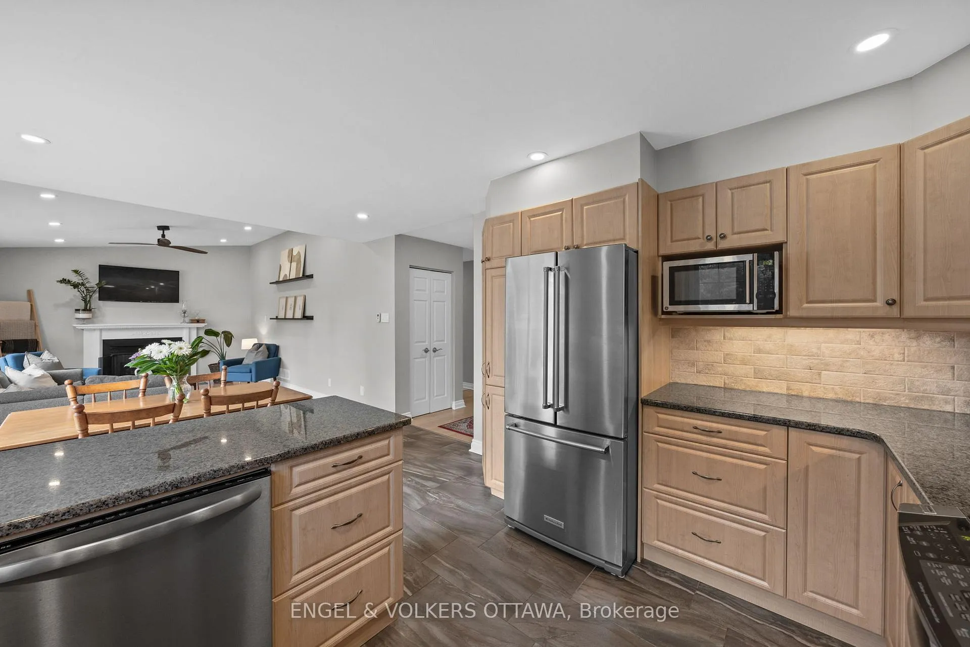 Photo 10 of 1448 Leblanc Drive, Ottawa, Chateauneuf — HOMEH