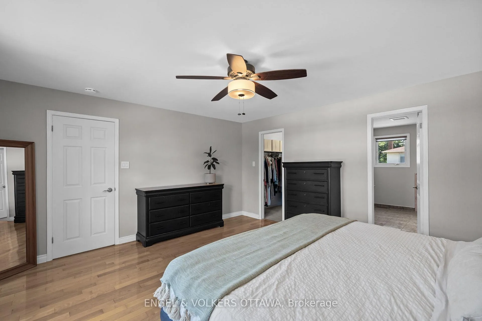 Photo 17 of 1448 Leblanc Drive, Ottawa, Chateauneuf — HOMEH