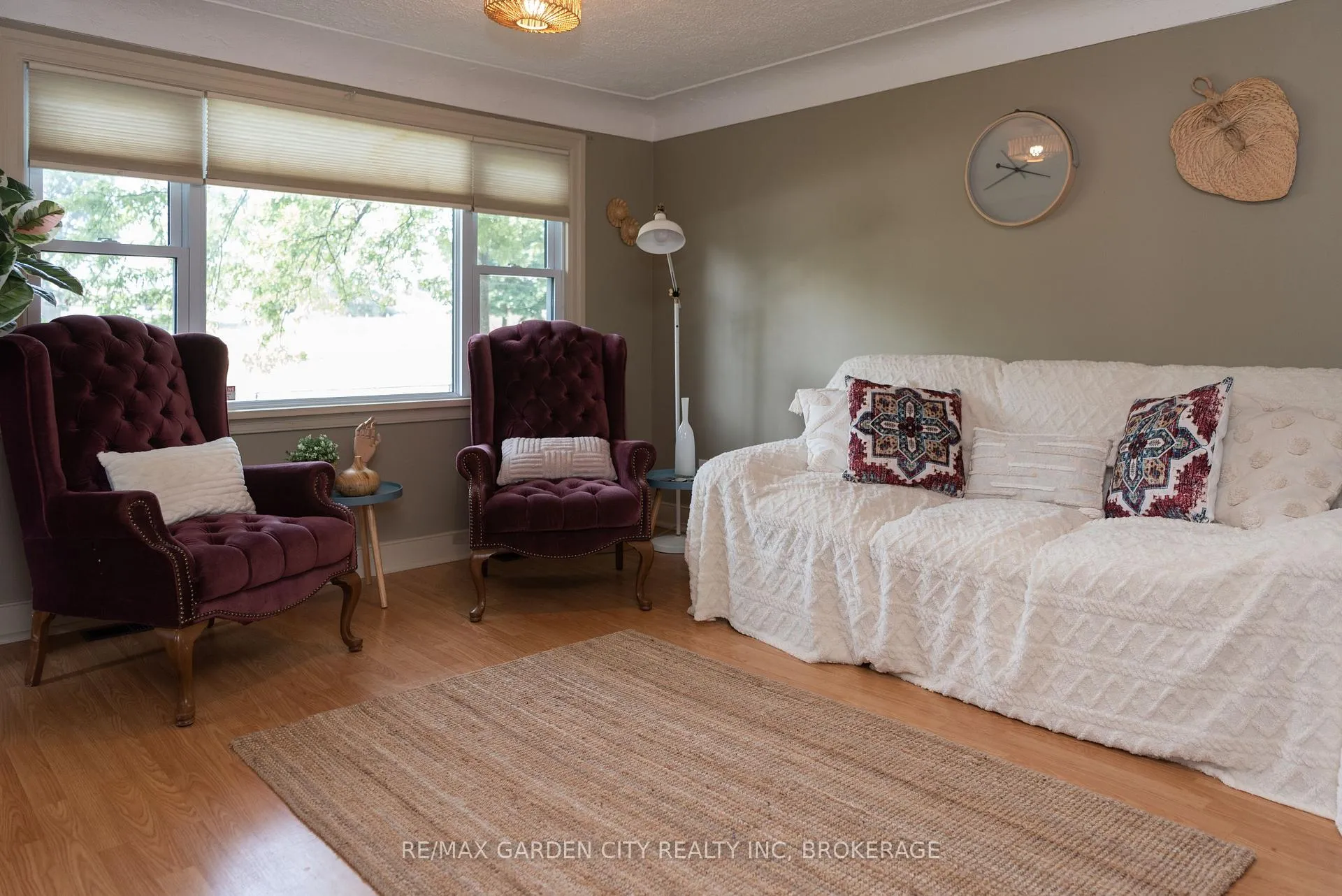 Photo 6 of 5853 Mcleod Road, Niagara Falls, Arad/Fallsview — HOMEH