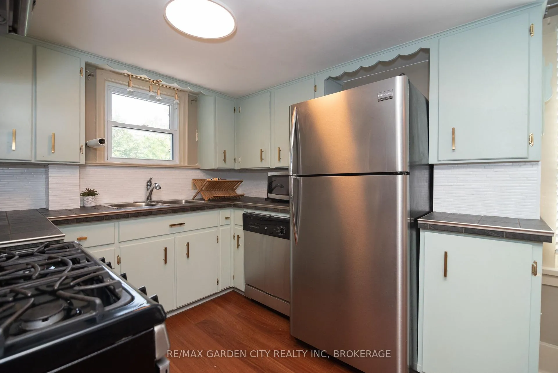 Photo 11 of 5853 Mcleod Road, Niagara Falls, Arad/Fallsview — HOMEH