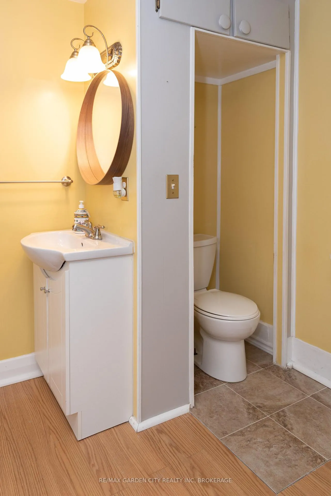 Photo 13 of 5853 Mcleod Road, Niagara Falls, Arad/Fallsview — HOMEH