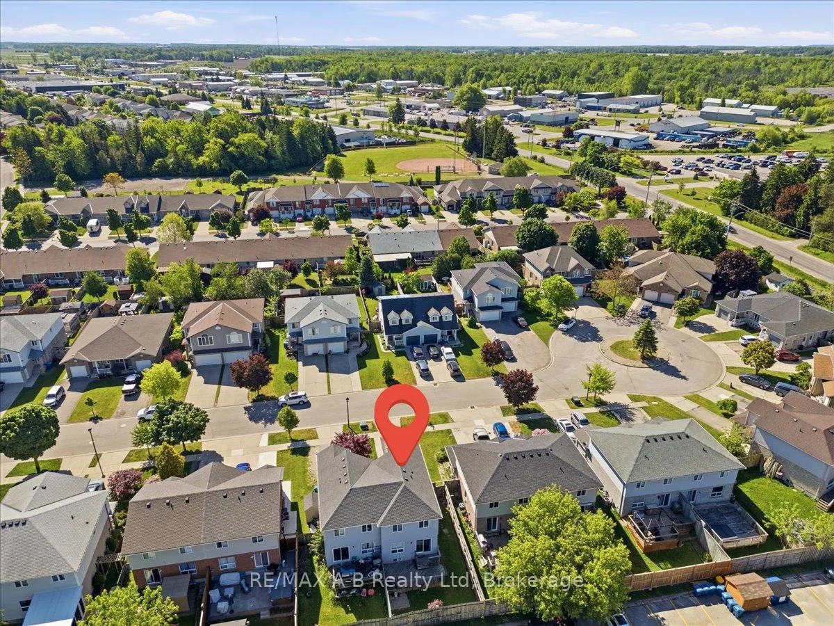 Photo 3 of 528 Nelson Street W, Stratford — HOMEH