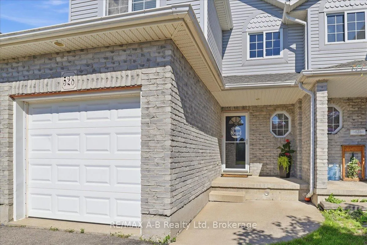 Photo 5 of 528 Nelson Street W, Stratford — HOMEH