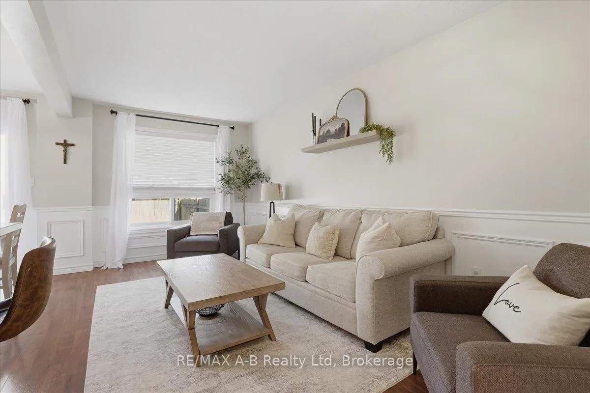 Photo 9 of 528 Nelson Street W, Stratford — HOMEH