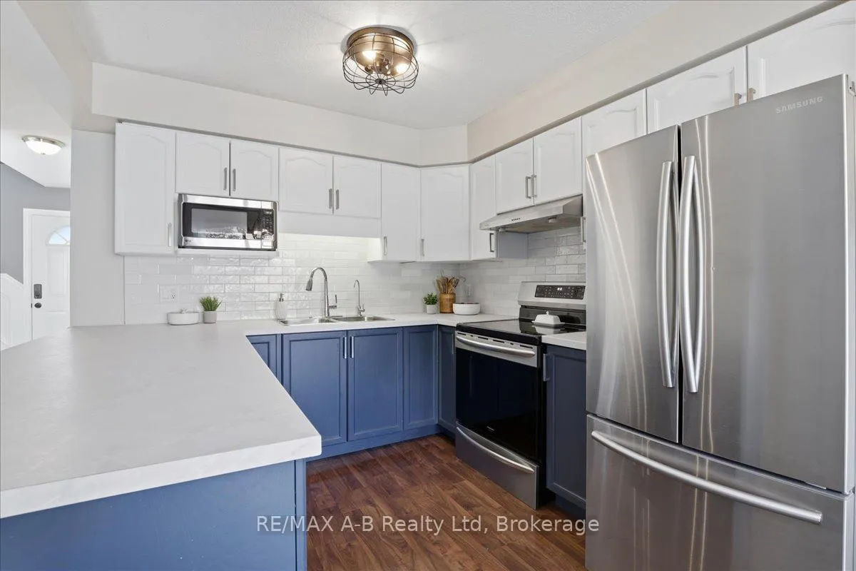 Photo 14 of 528 Nelson Street W, Stratford — HOMEH