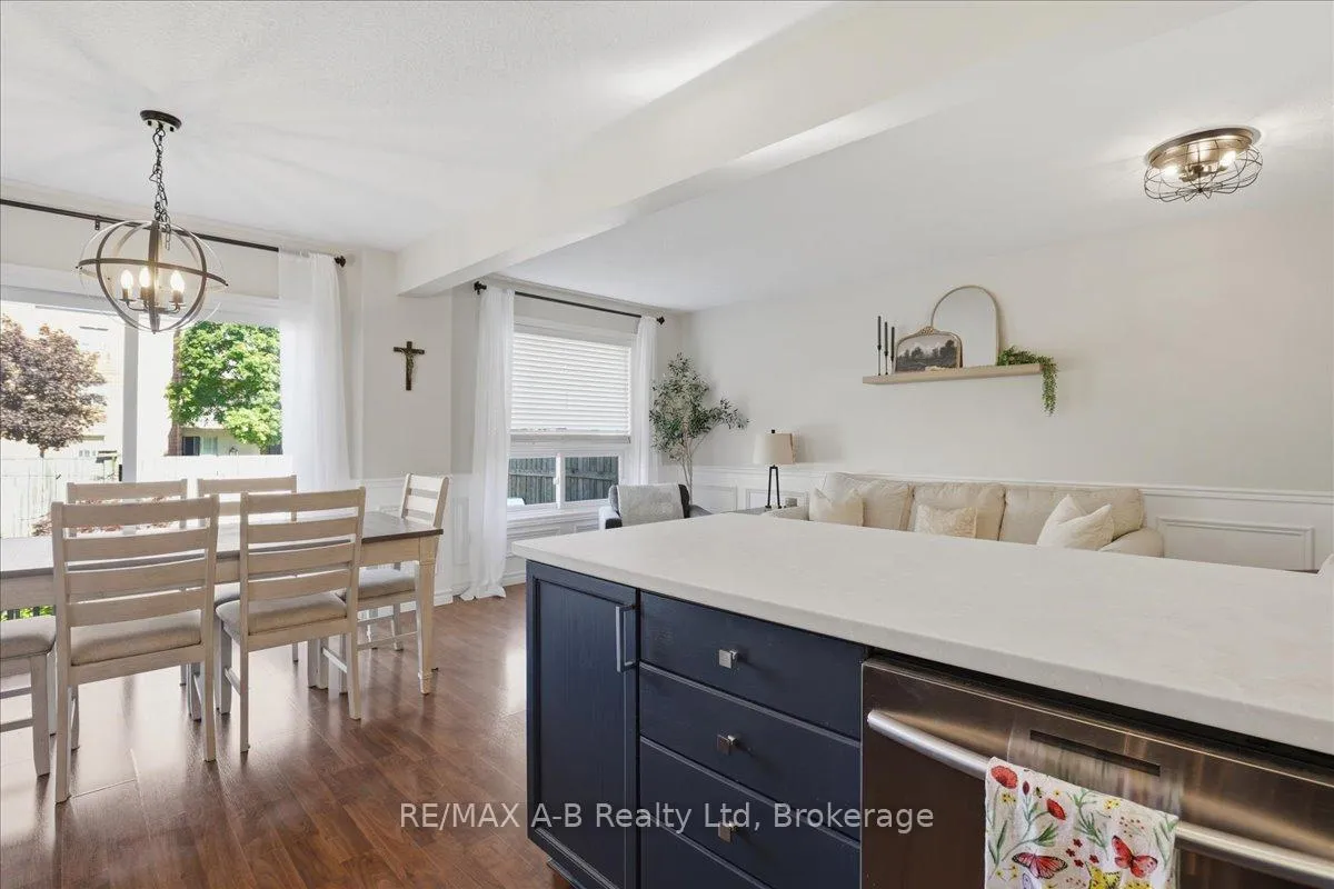 Photo 16 of 528 Nelson Street W, Stratford — HOMEH