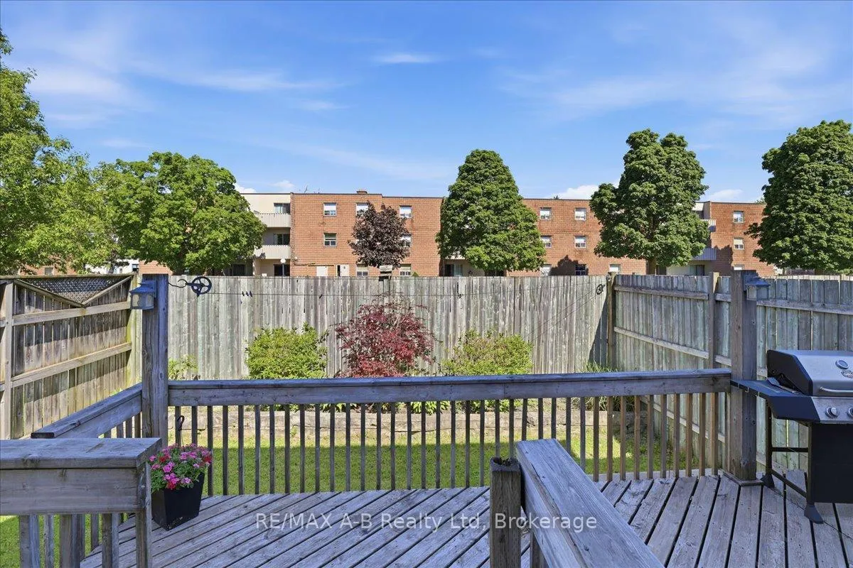 Photo 34 of 528 Nelson Street W, Stratford — HOMEH