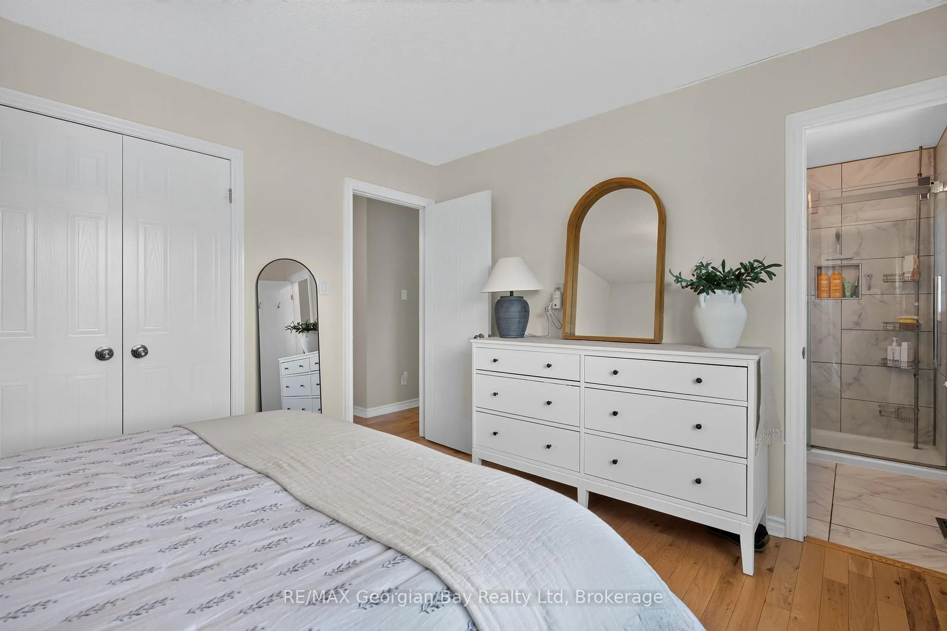 Photo 15 of 1005 Dina Crescent, Midland — HOMEH