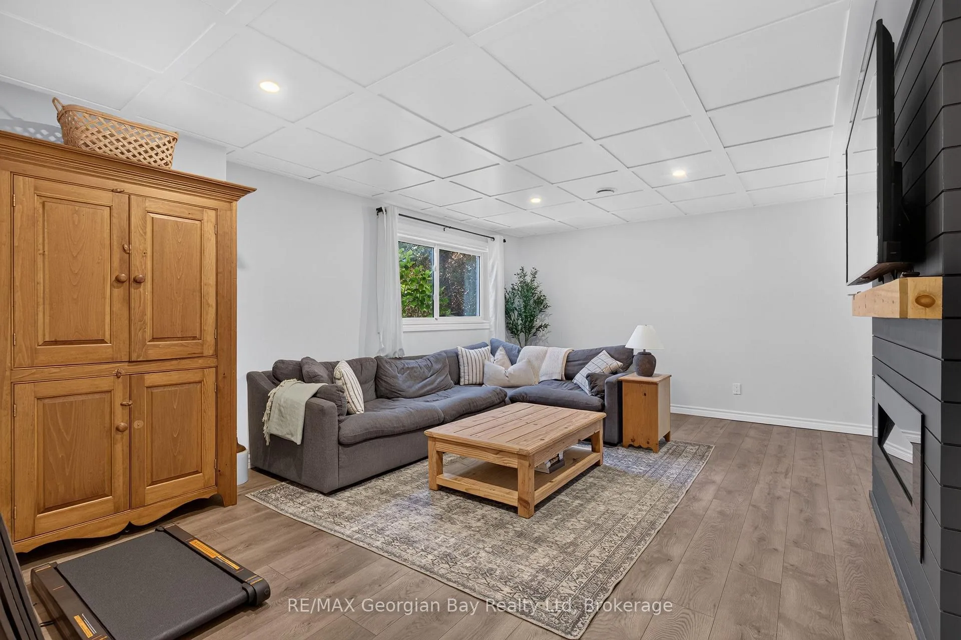 Photo 23 of 1005 Dina Crescent, Midland — HOMEH
