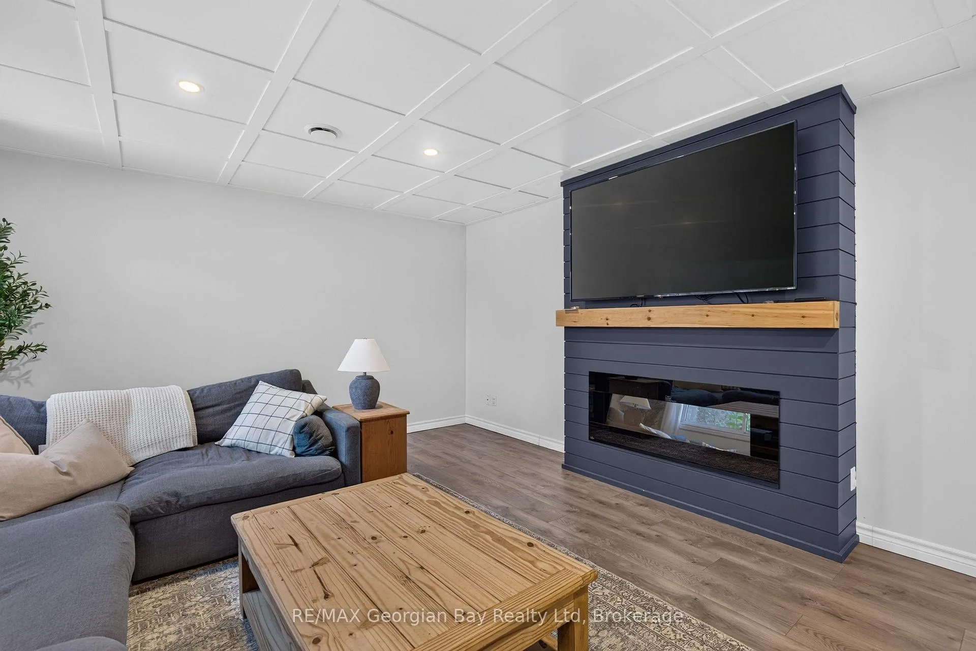 Photo 24 of 1005 Dina Crescent, Midland — HOMEH