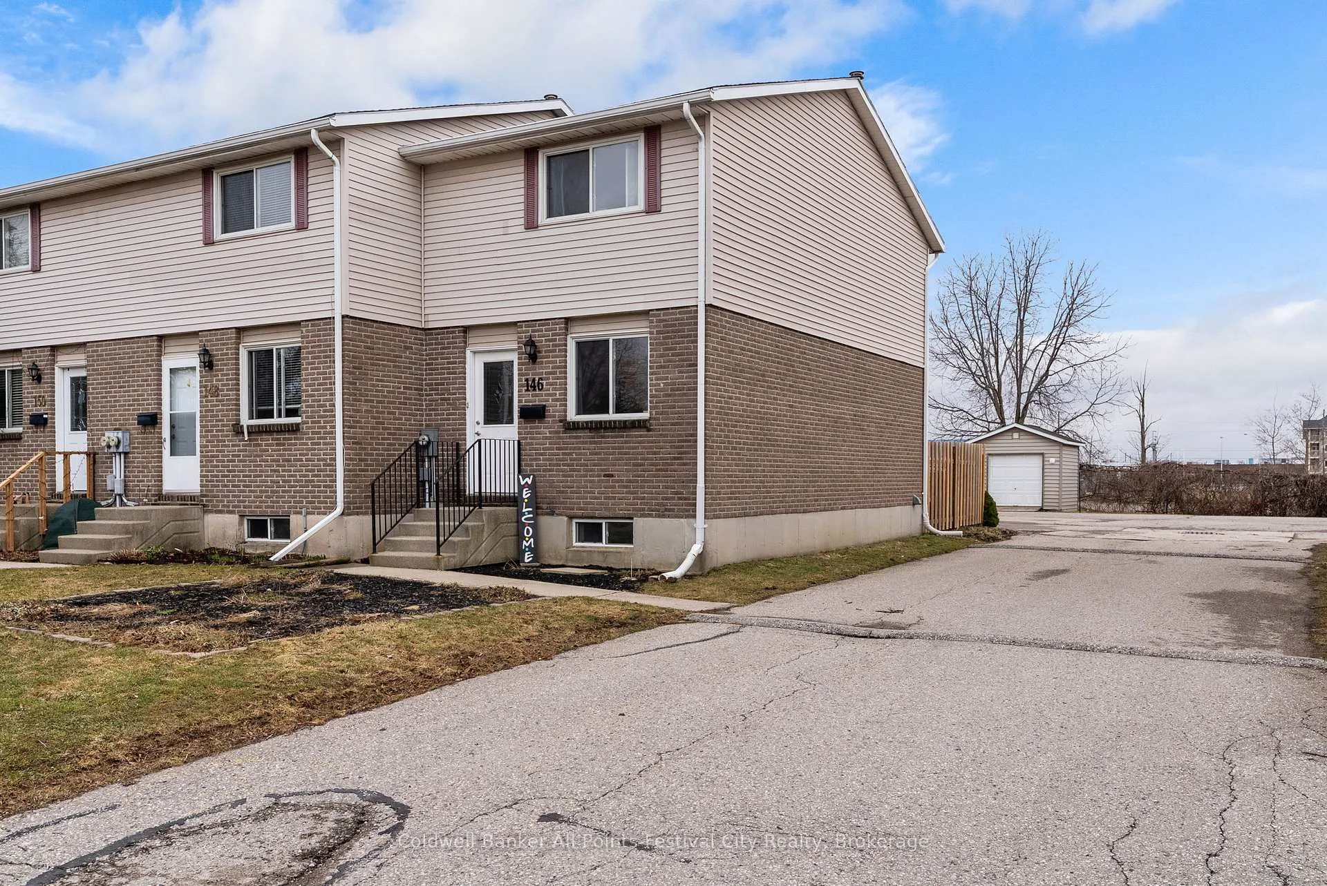 Photo 3 of 146 Bennett Street E, Goderich, Goderich (Town) — HOMEH