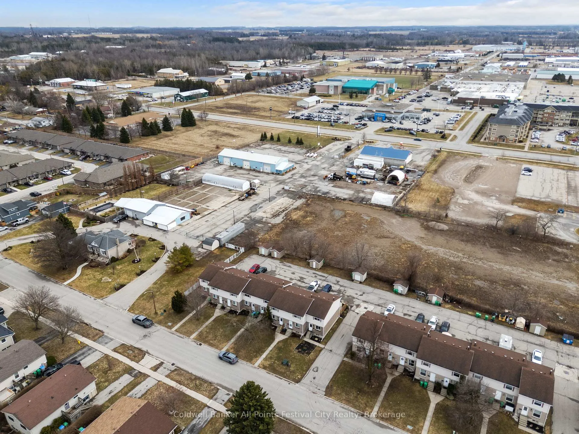 Photo 37 of 146 Bennett Street E, Goderich, Goderich (Town) — HOMEH