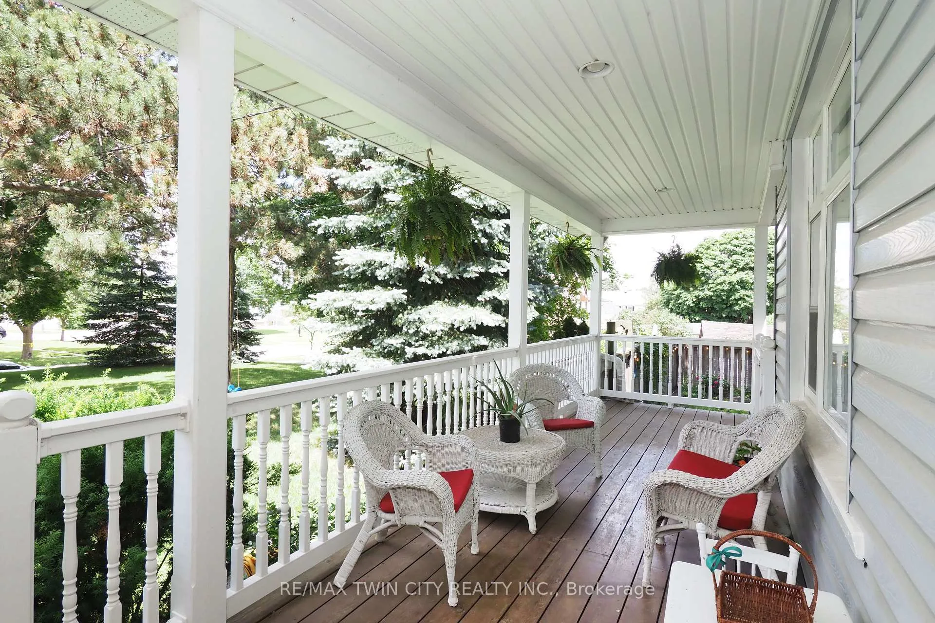 Photo 5 of 103 Belleview Avenue, Waterloo — HOMEH
