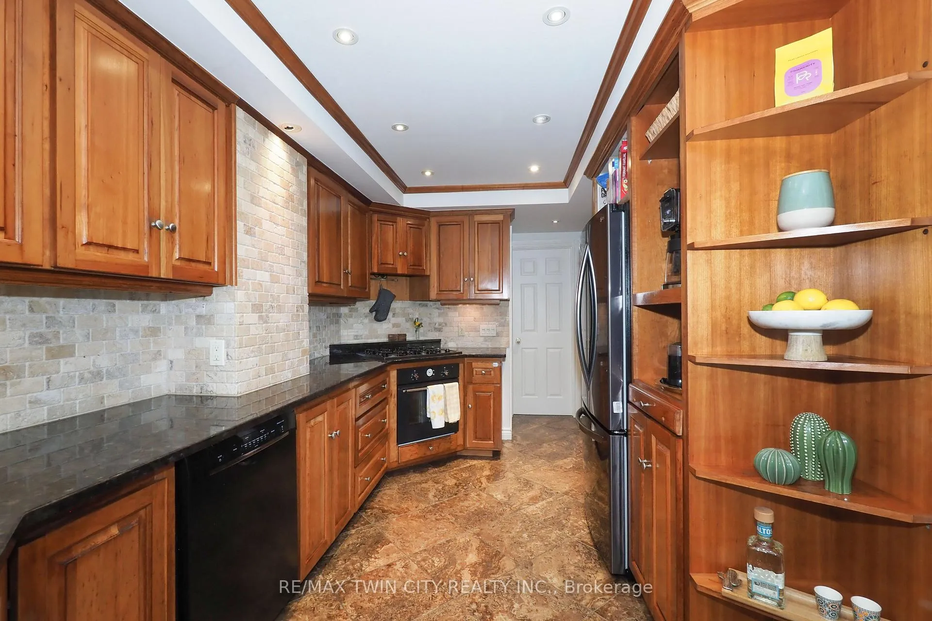 Photo 14 of 103 Belleview Avenue, Waterloo — HOMEH