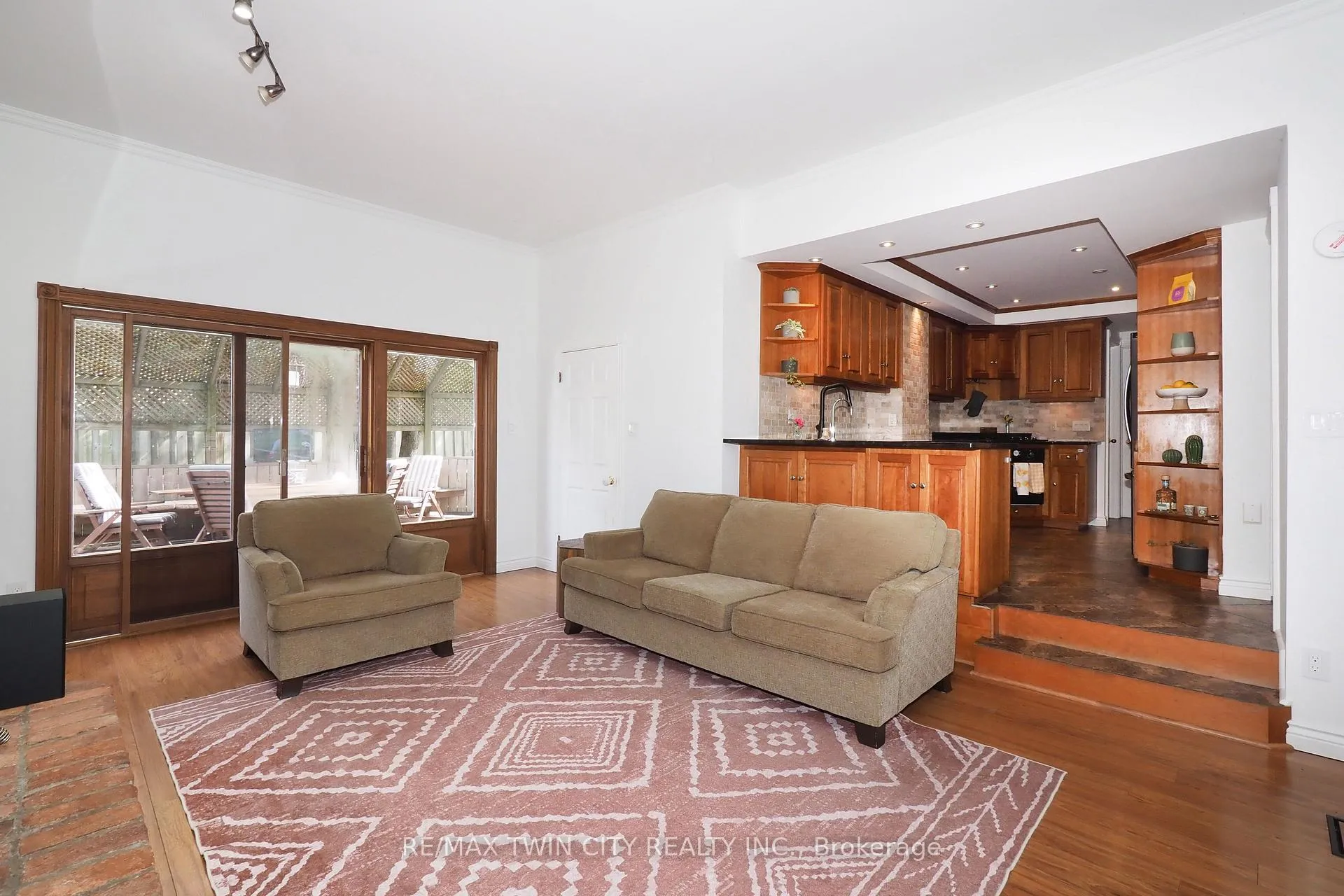Photo 17 of 103 Belleview Avenue, Waterloo — HOMEH