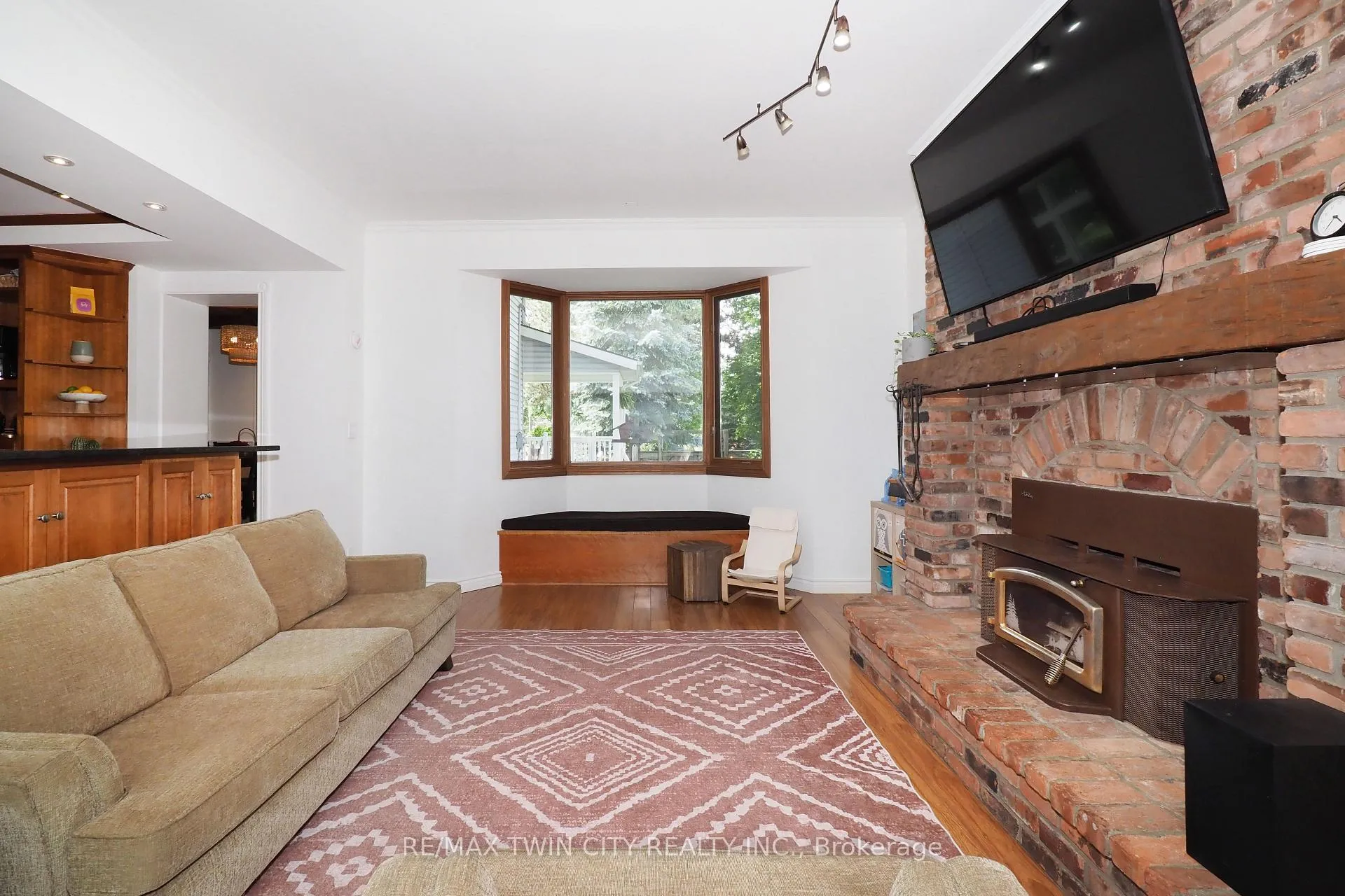 Photo 19 of 103 Belleview Avenue, Waterloo — HOMEH