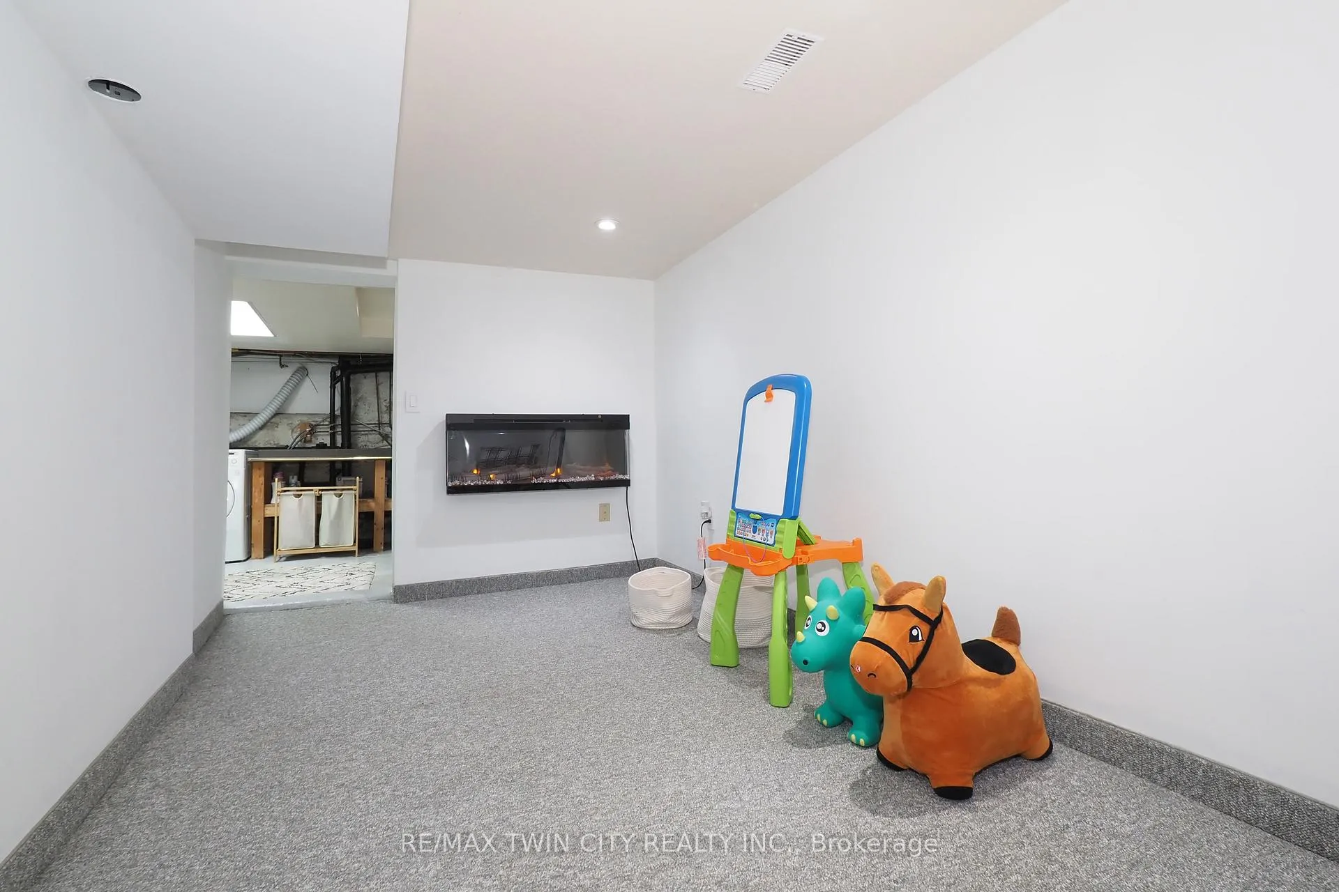 Photo 39 of 103 Belleview Avenue, Waterloo — HOMEH