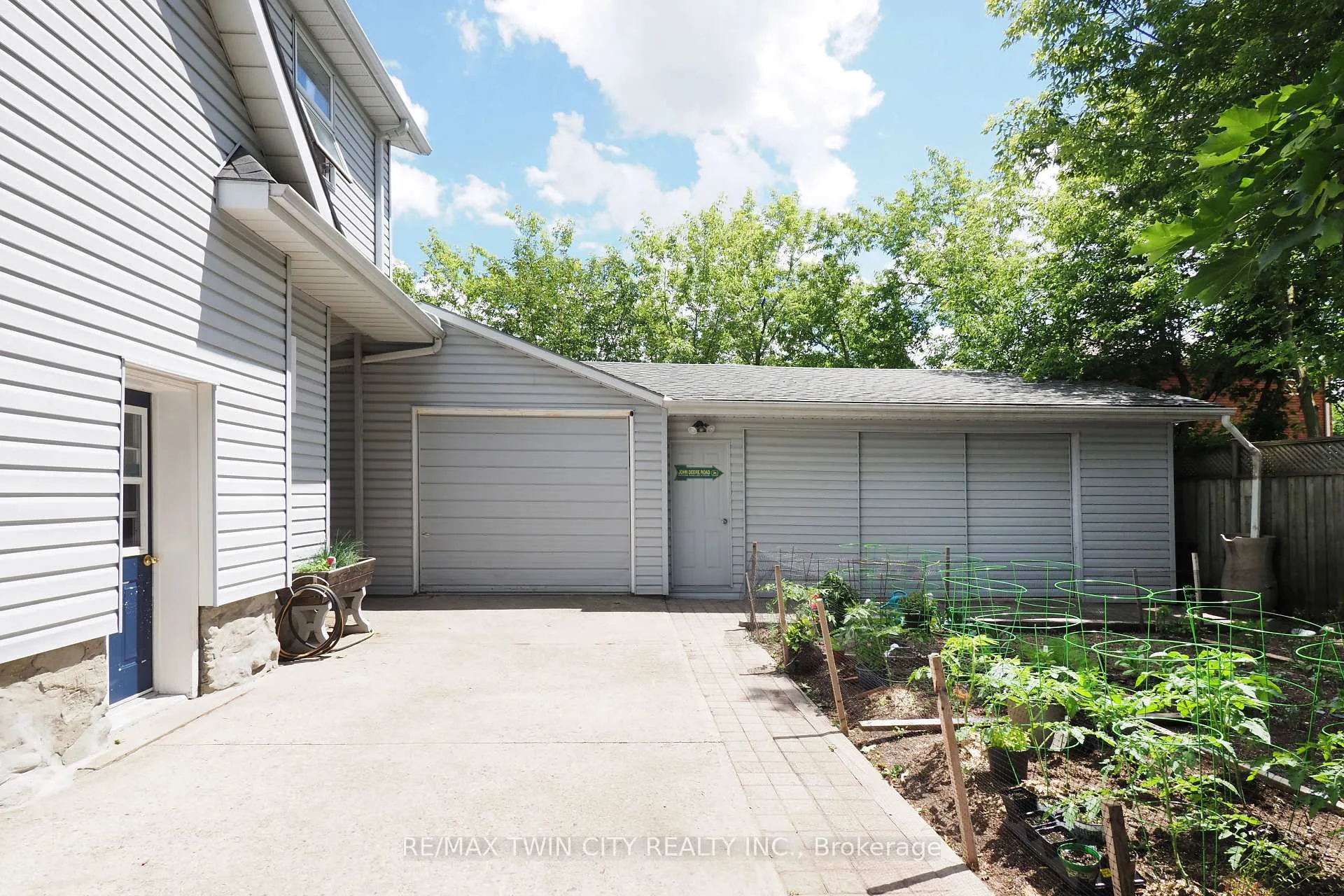 Photo 47 of 103 Belleview Avenue, Waterloo — HOMEH