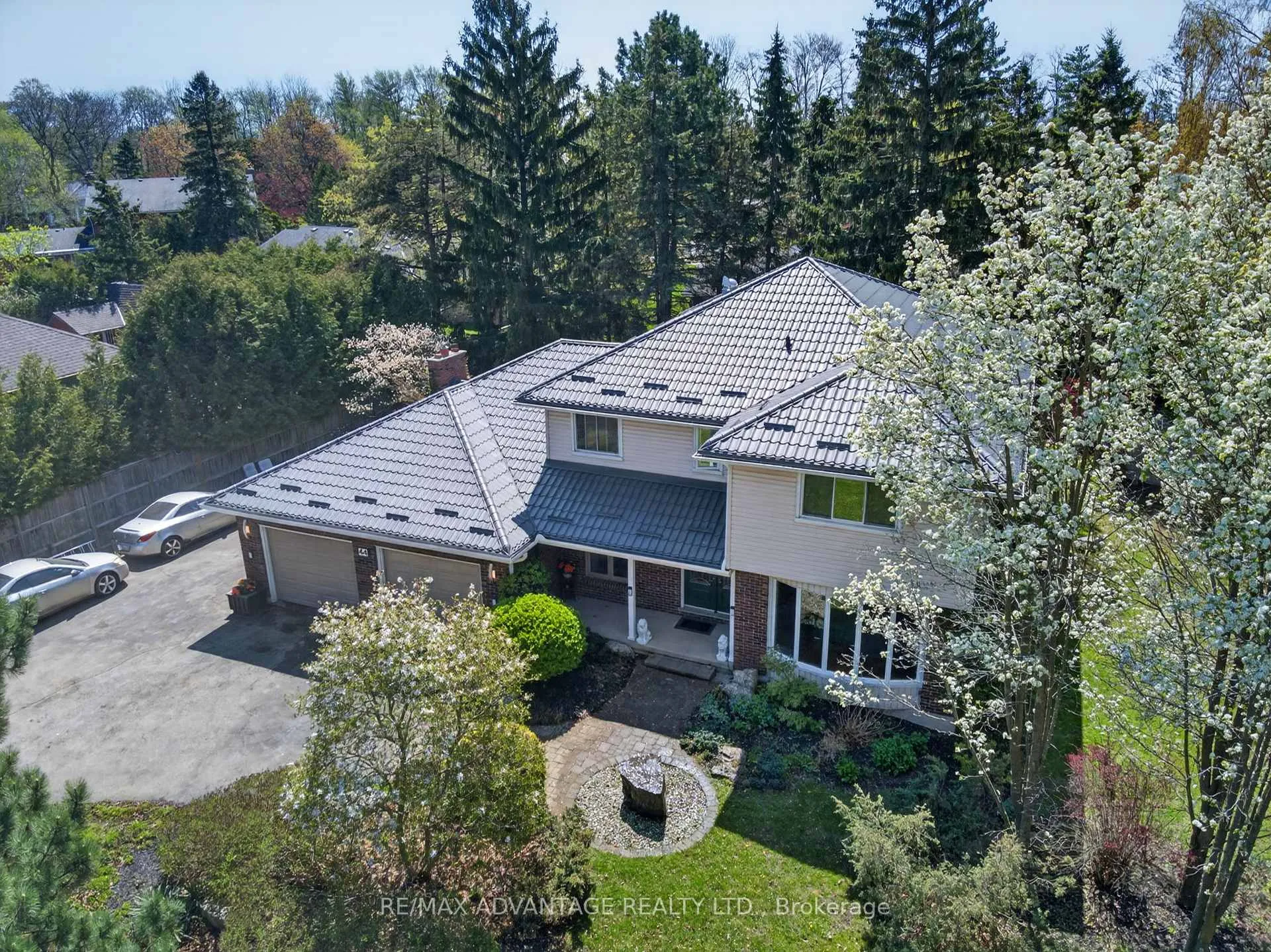 Photo 1 of 44 Northcrest Drive, London, North B — HOMEH