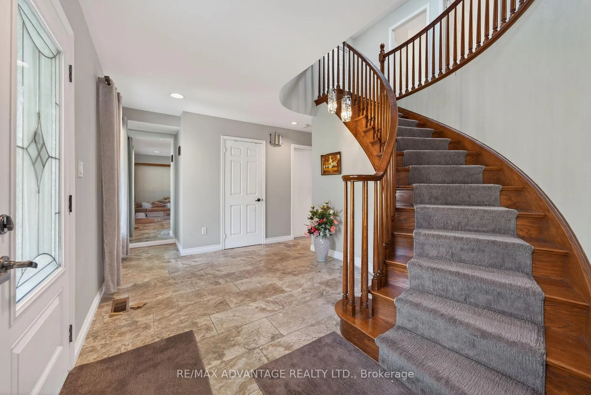 Photo 8 of 44 Northcrest Drive, London, North B — HOMEH
