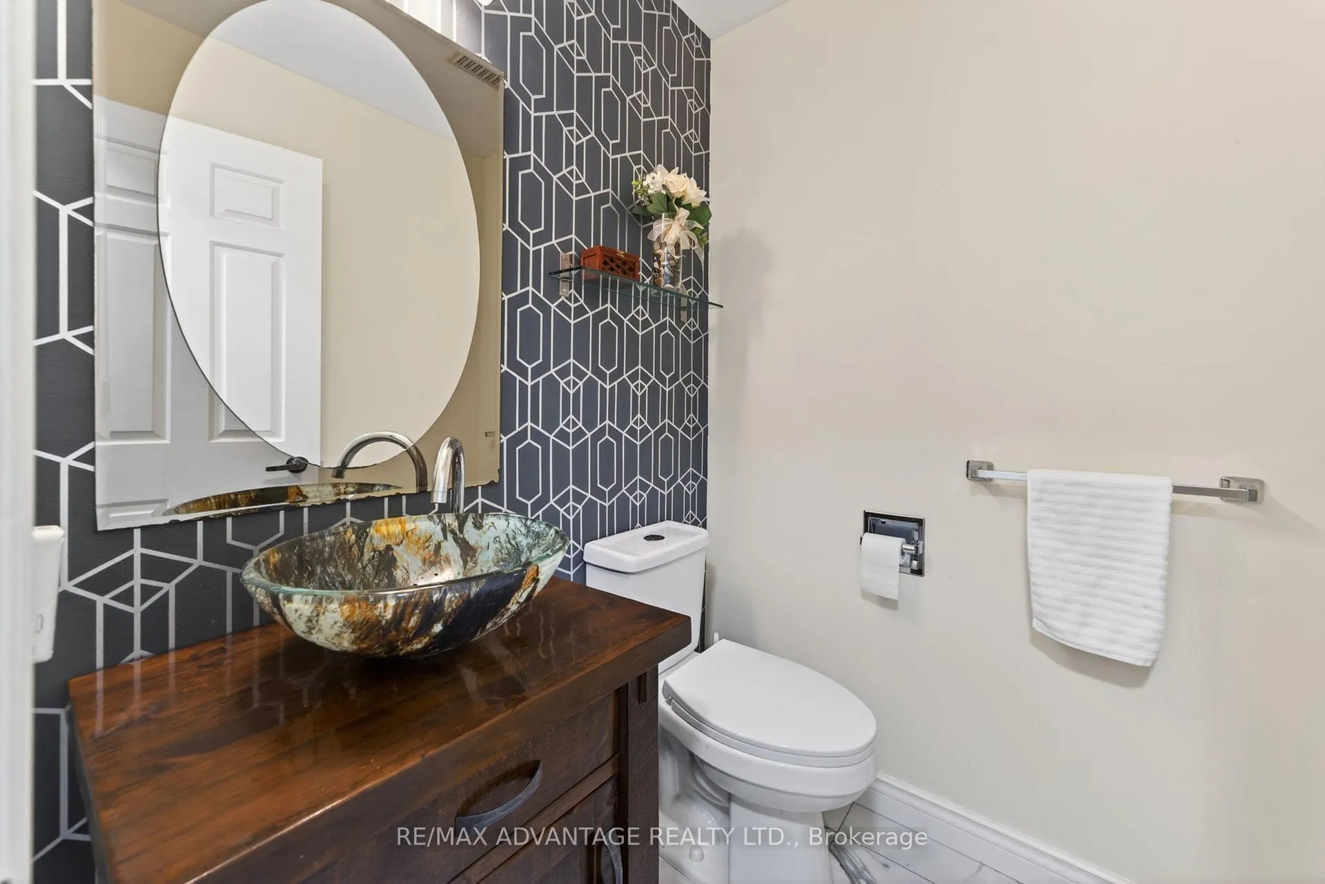 Photo 22 of 44 Northcrest Drive, London, North B — HOMEH