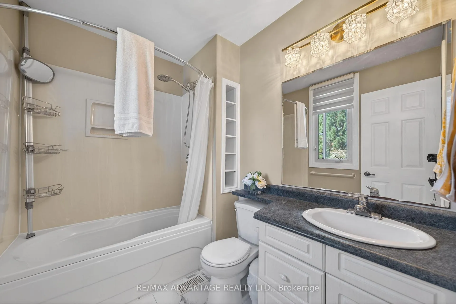 Photo 30 of 44 Northcrest Drive, London, North B — HOMEH