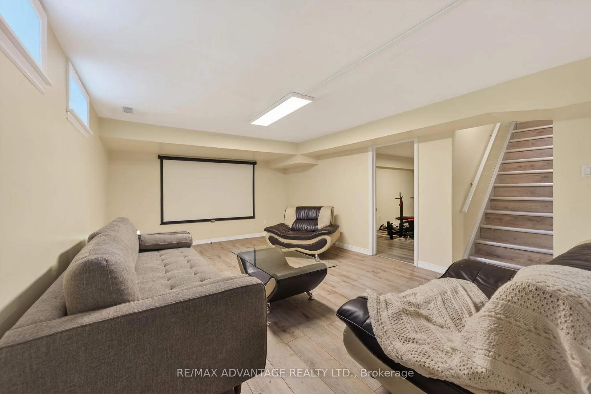 Photo 34 of 44 Northcrest Drive, London, North B — HOMEH