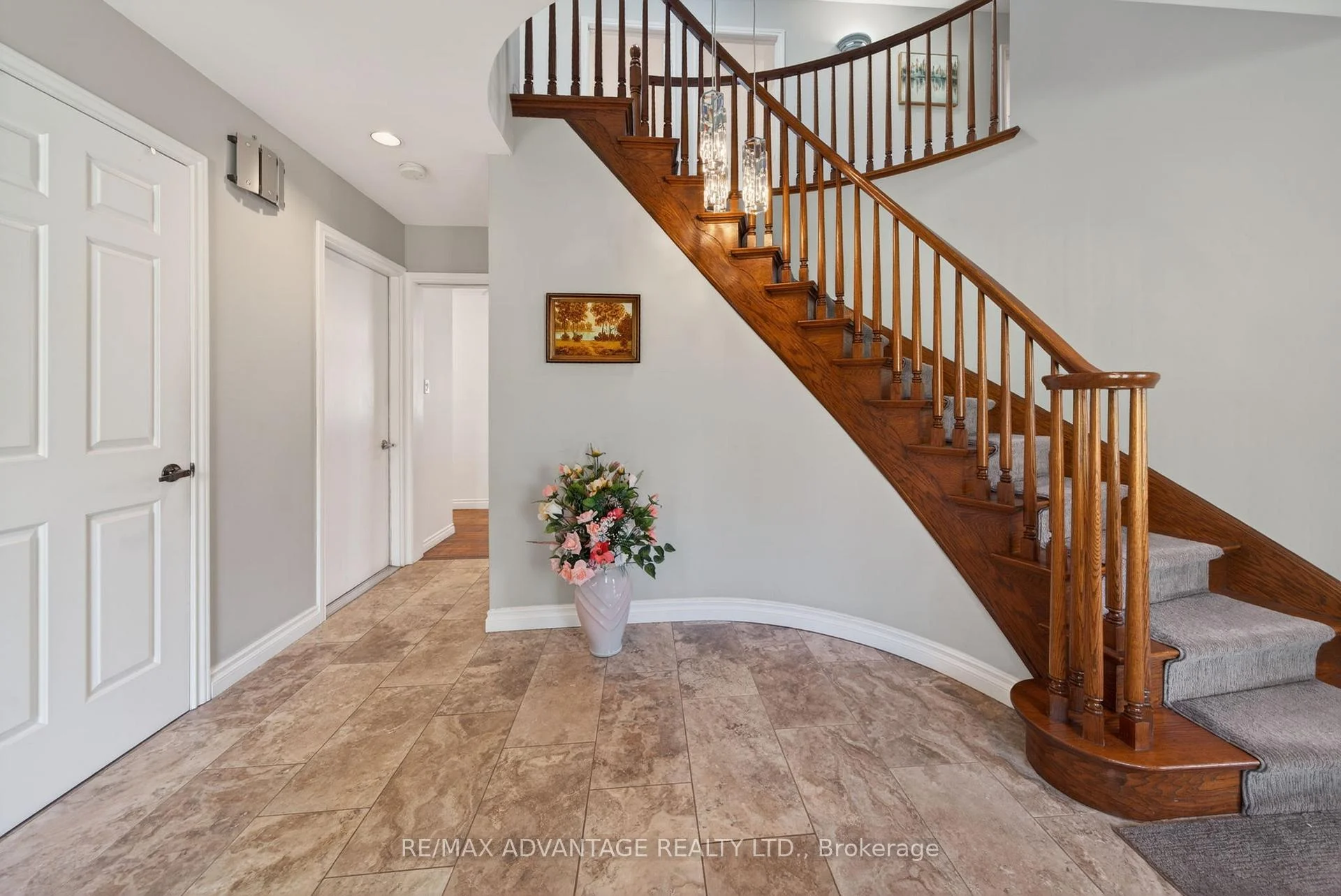 Photo 45 of 44 Northcrest Drive, London, North B — HOMEH