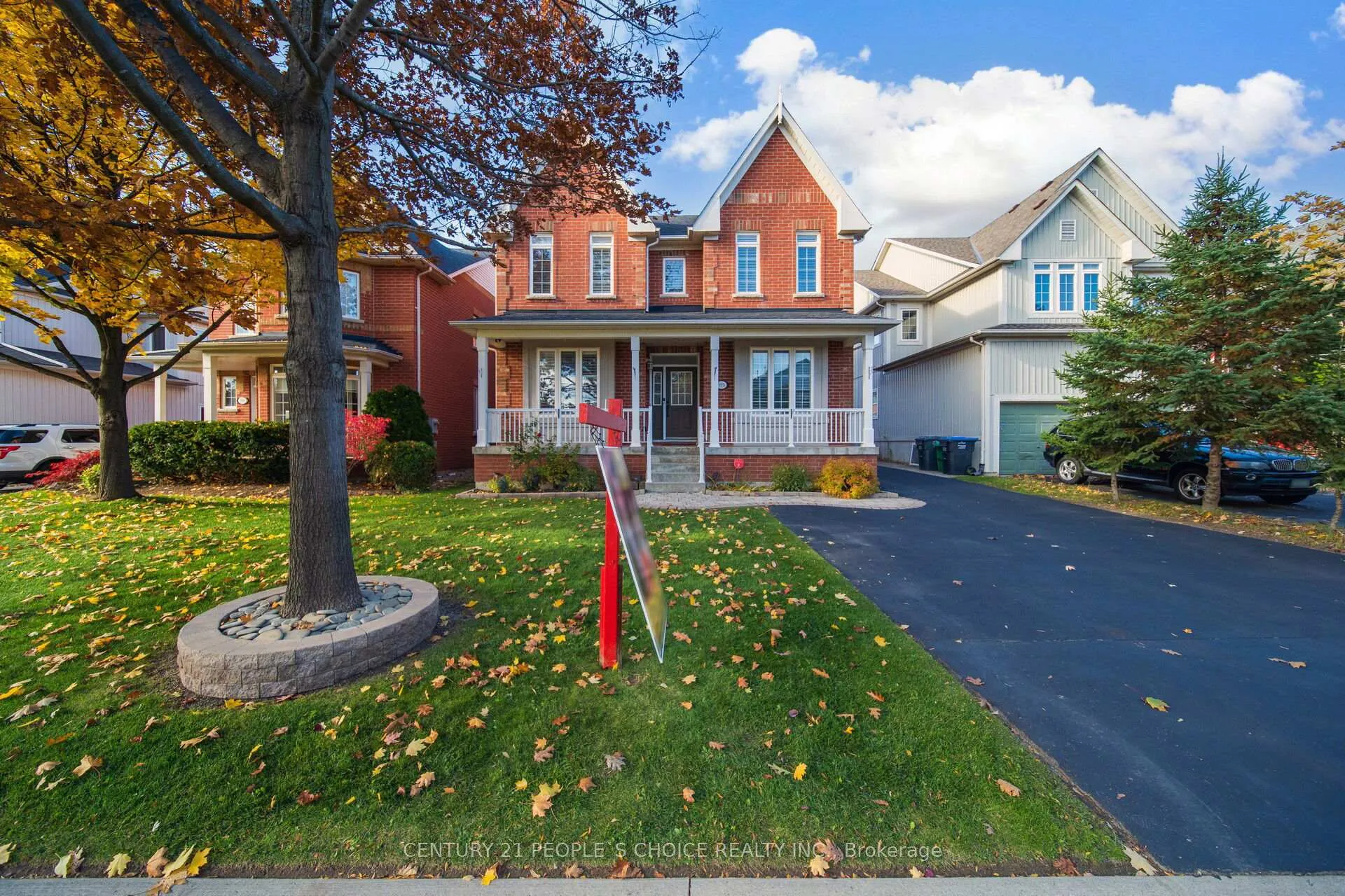 Front of 915 Gaslight Way