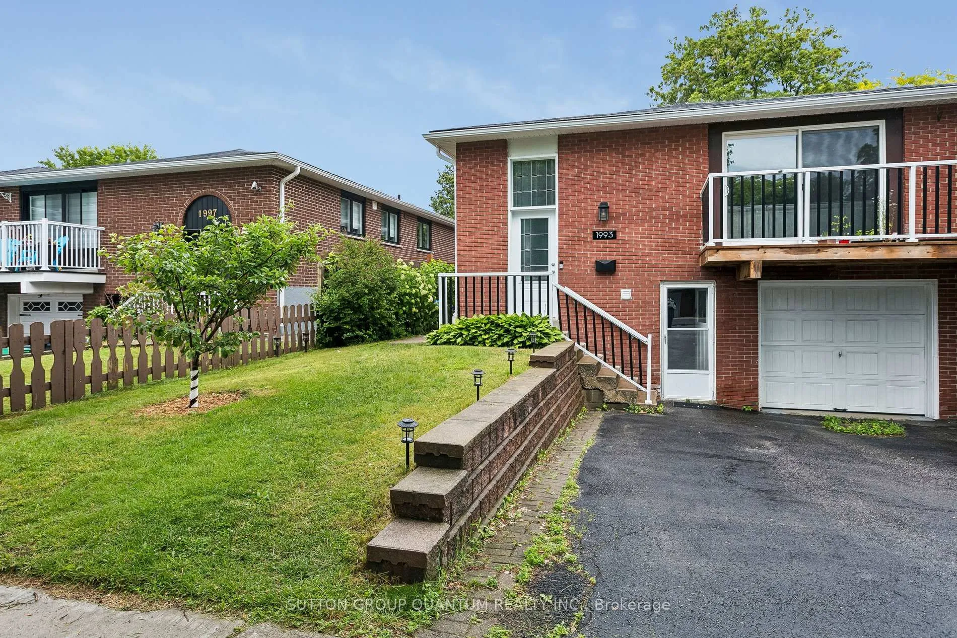 Photo 2 of Unit UPPER, 1993 Carrera Lane, Mississauga, Clarkson — HOMEH