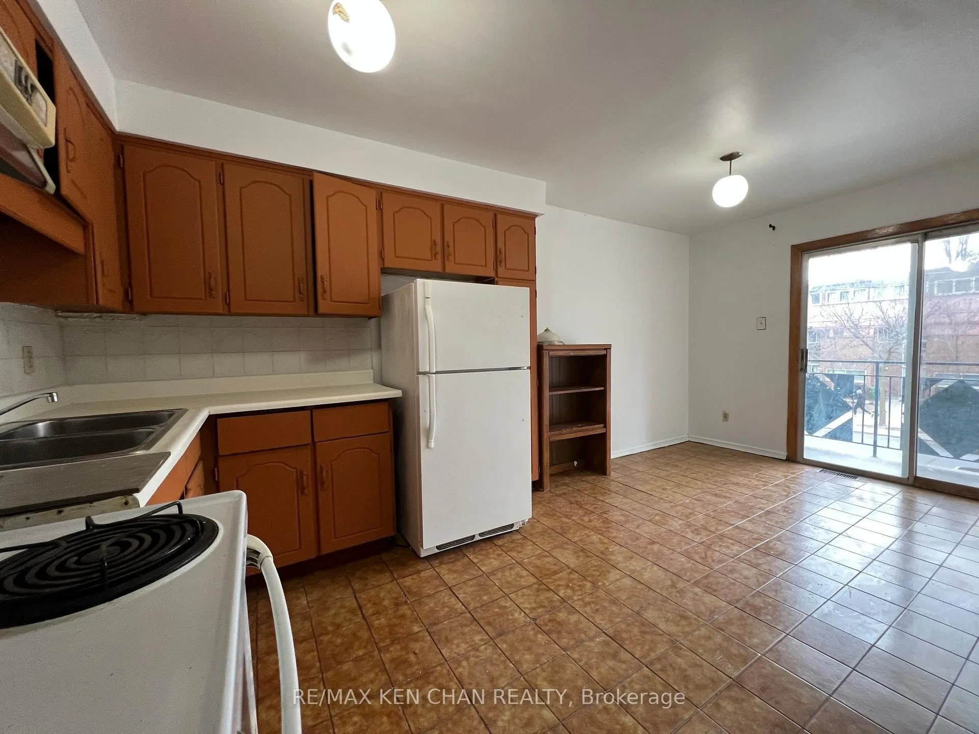 Photo 5 of 85 Blake Street, Toronto, Blake-Jones — HOMEH