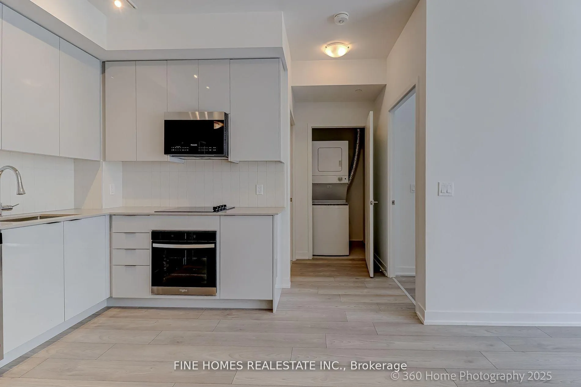 Photo 4 of Unit 901, 474 Caldari Road, Vaughan, Concord — HOMEH