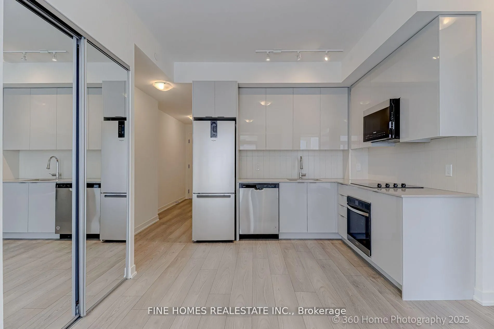 Photo 6 of Unit 901, 474 Caldari Road, Vaughan, Concord — HOMEH