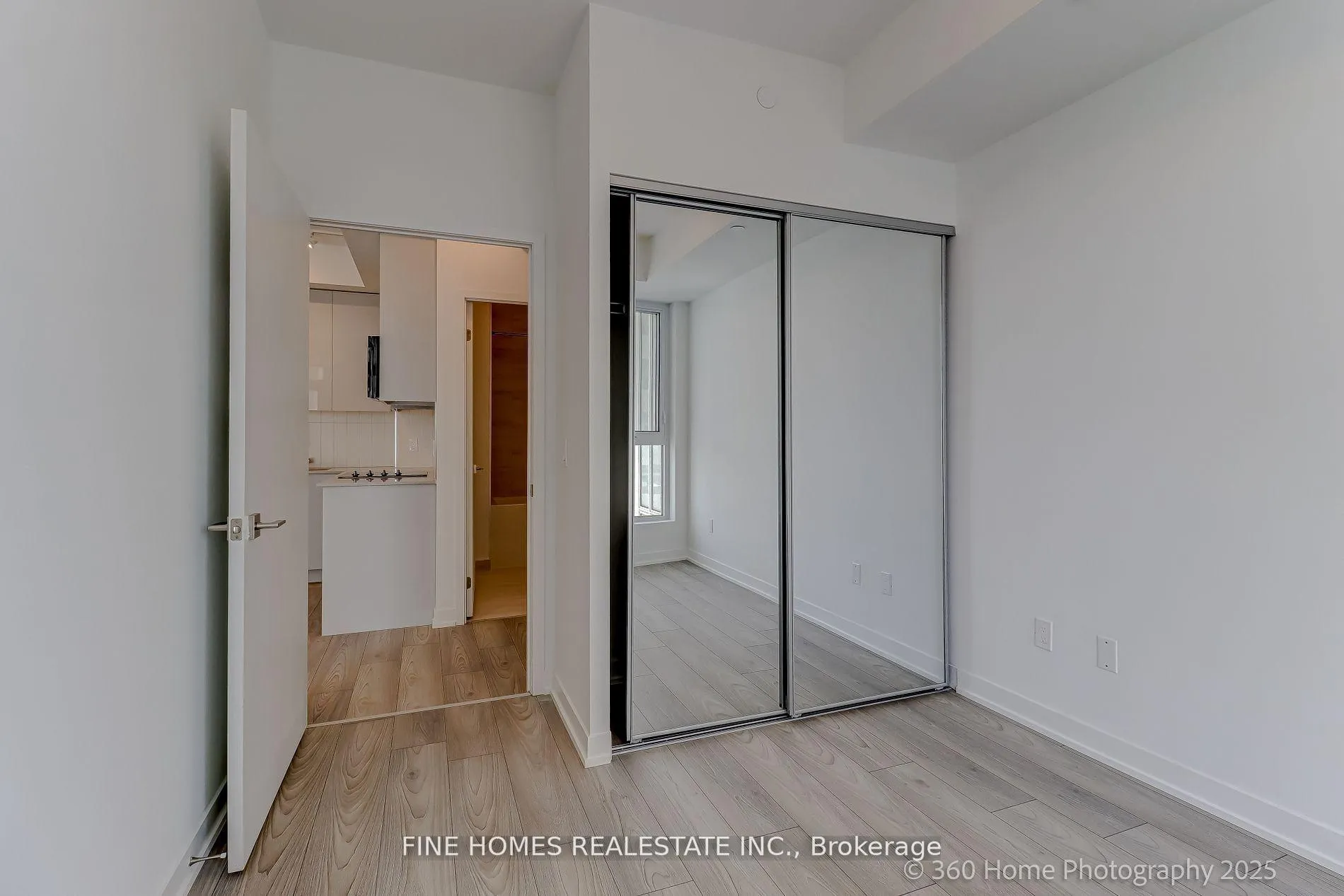 Photo 9 of Unit 901, 474 Caldari Road, Vaughan, Concord — HOMEH