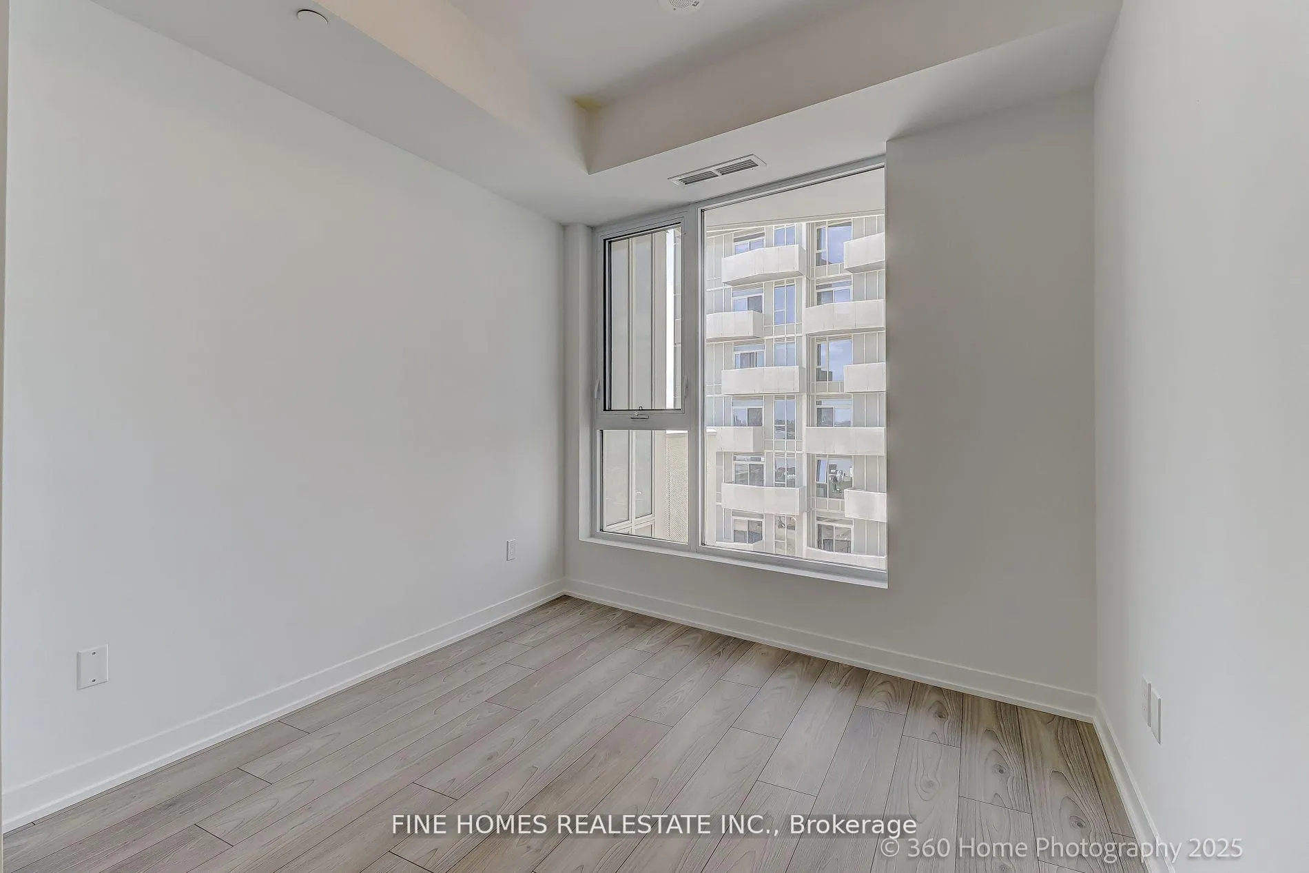 Photo 10 of Unit 901, 474 Caldari Road, Vaughan, Concord — HOMEH