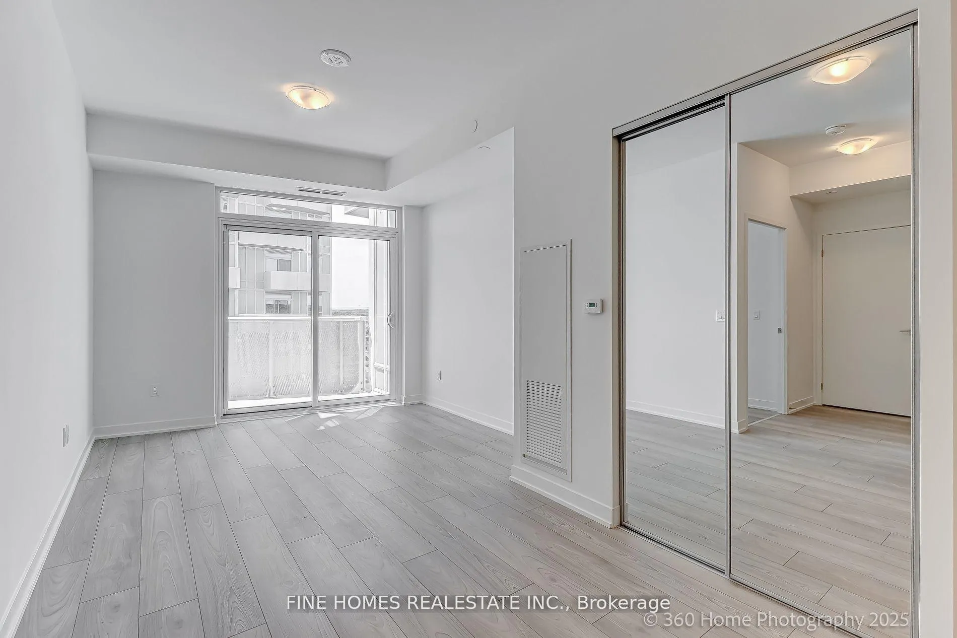 Photo 13 of Unit 901, 474 Caldari Road, Vaughan, Concord — HOMEH