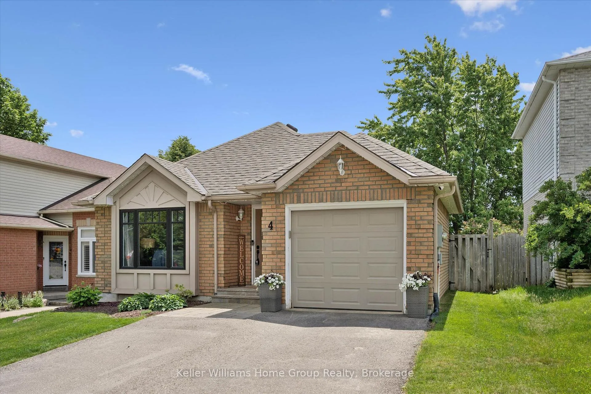 Photo 3 of 4 Eastview Crescent, Orangeville — HOMEH