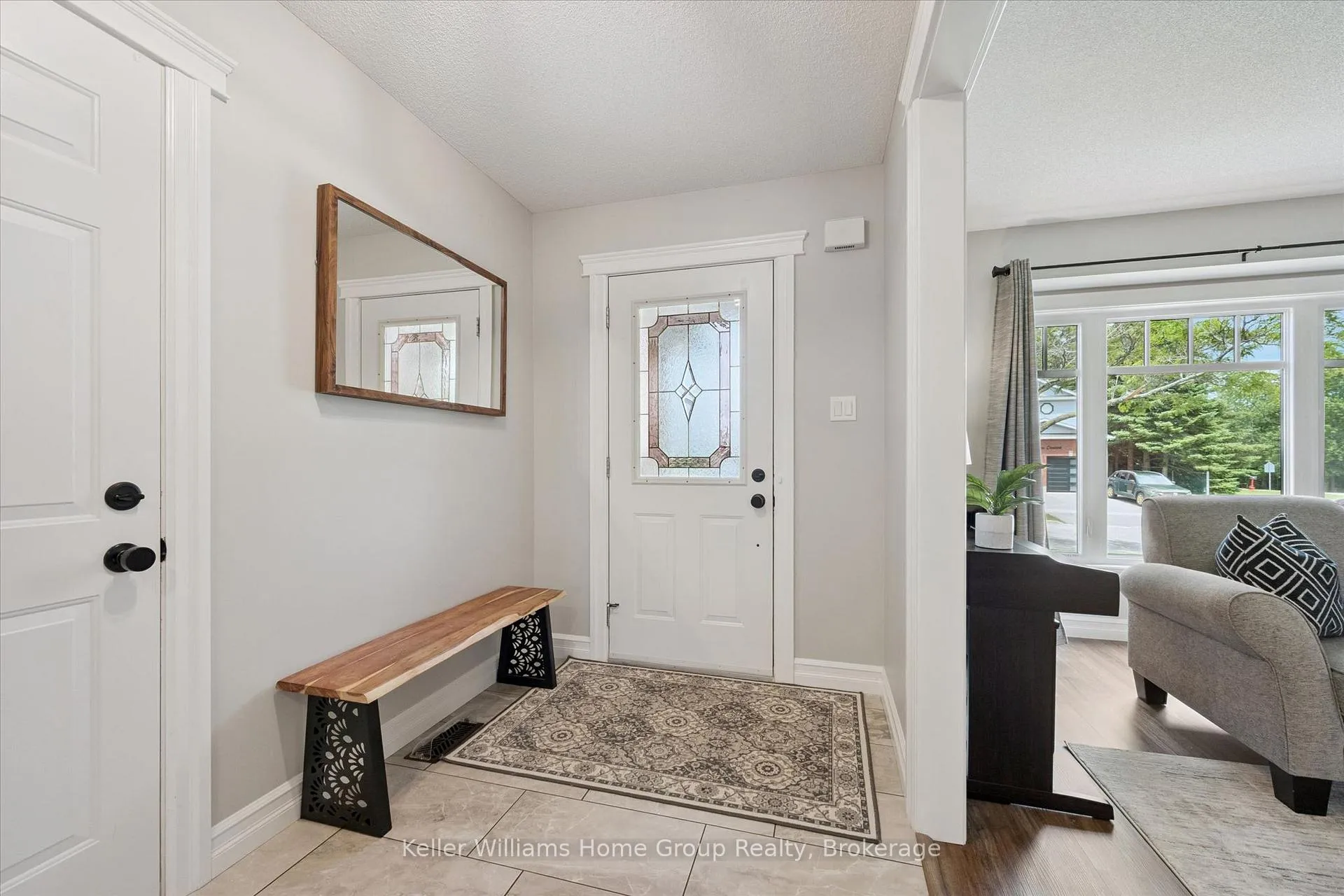 Photo 4 of 4 Eastview Crescent, Orangeville — HOMEH