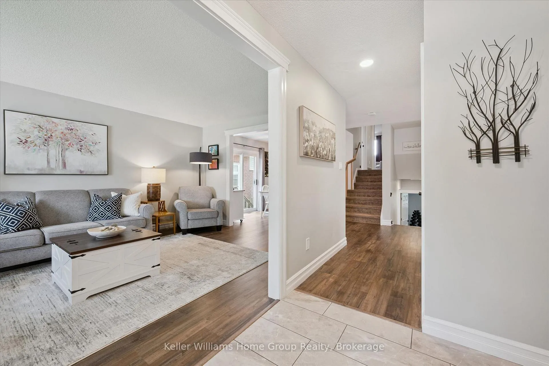 Photo 5 of 4 Eastview Crescent, Orangeville — HOMEH