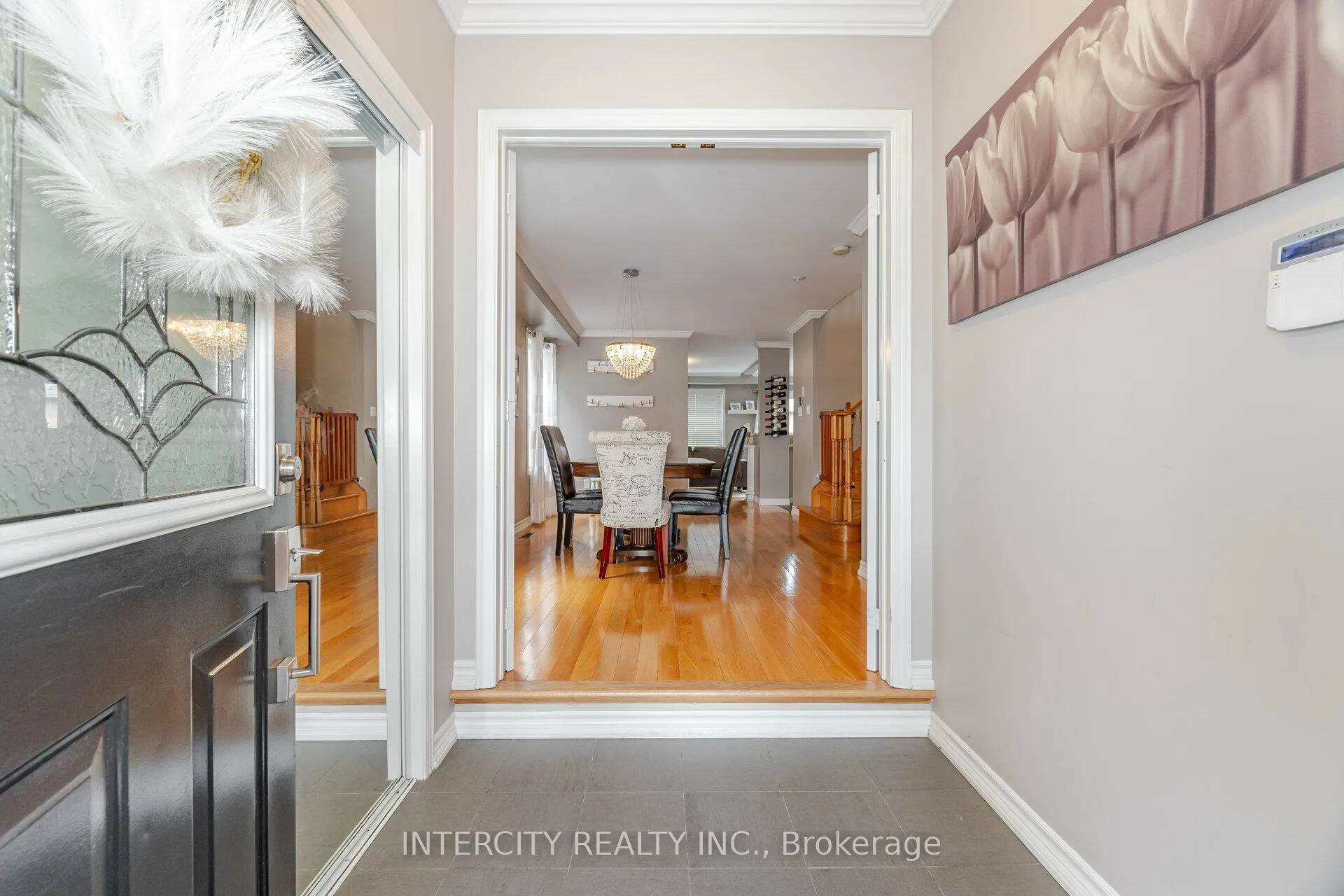 Photo 7 of 71 Echo Ridge Crescent, Vaughan, Sonoma Heights — HOMEH