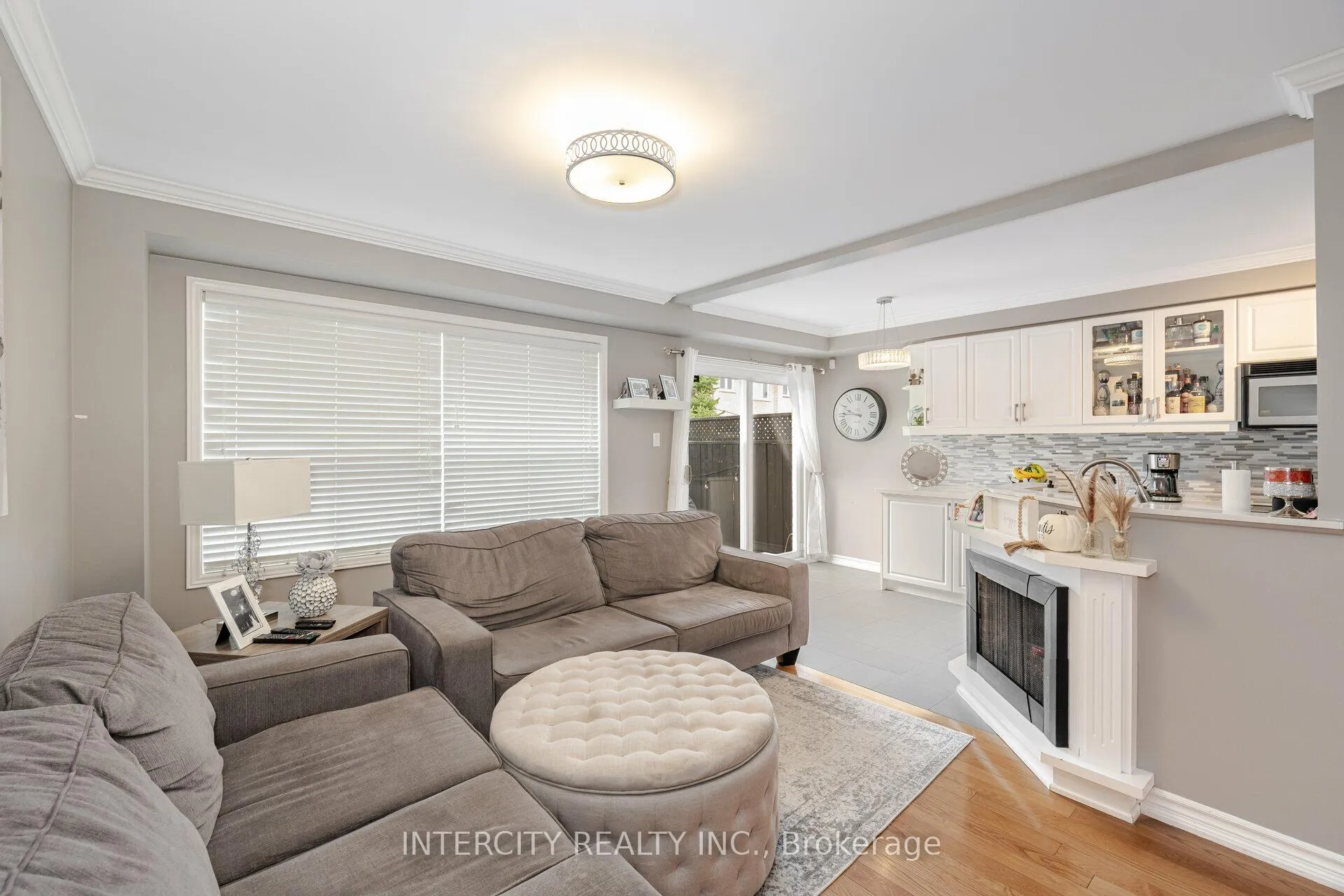 Photo 15 of 71 Echo Ridge Crescent, Vaughan, Sonoma Heights — HOMEH