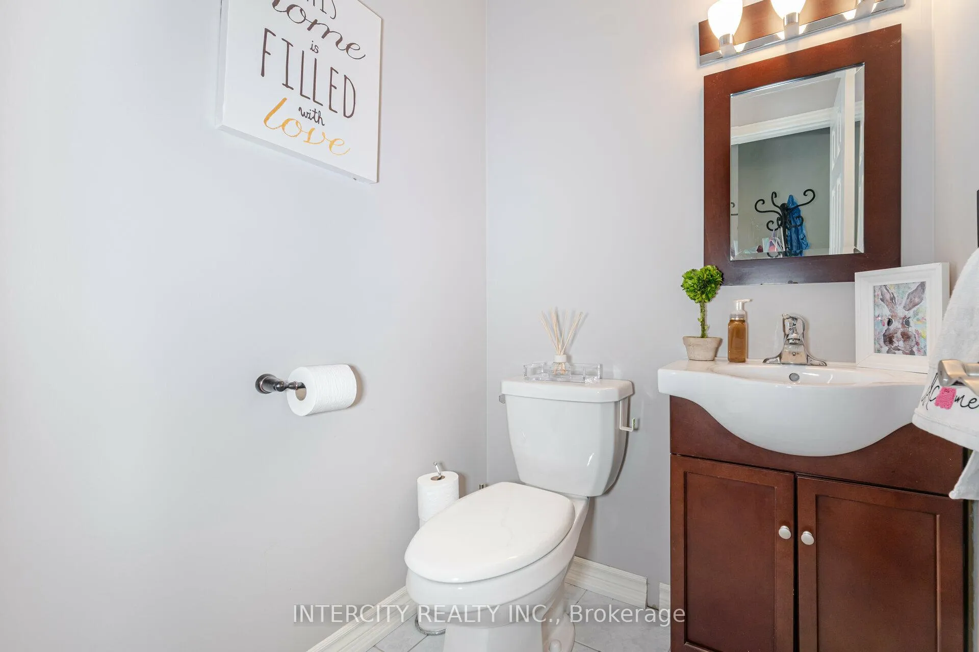 Photo 18 of 71 Echo Ridge Crescent, Vaughan, Sonoma Heights — HOMEH