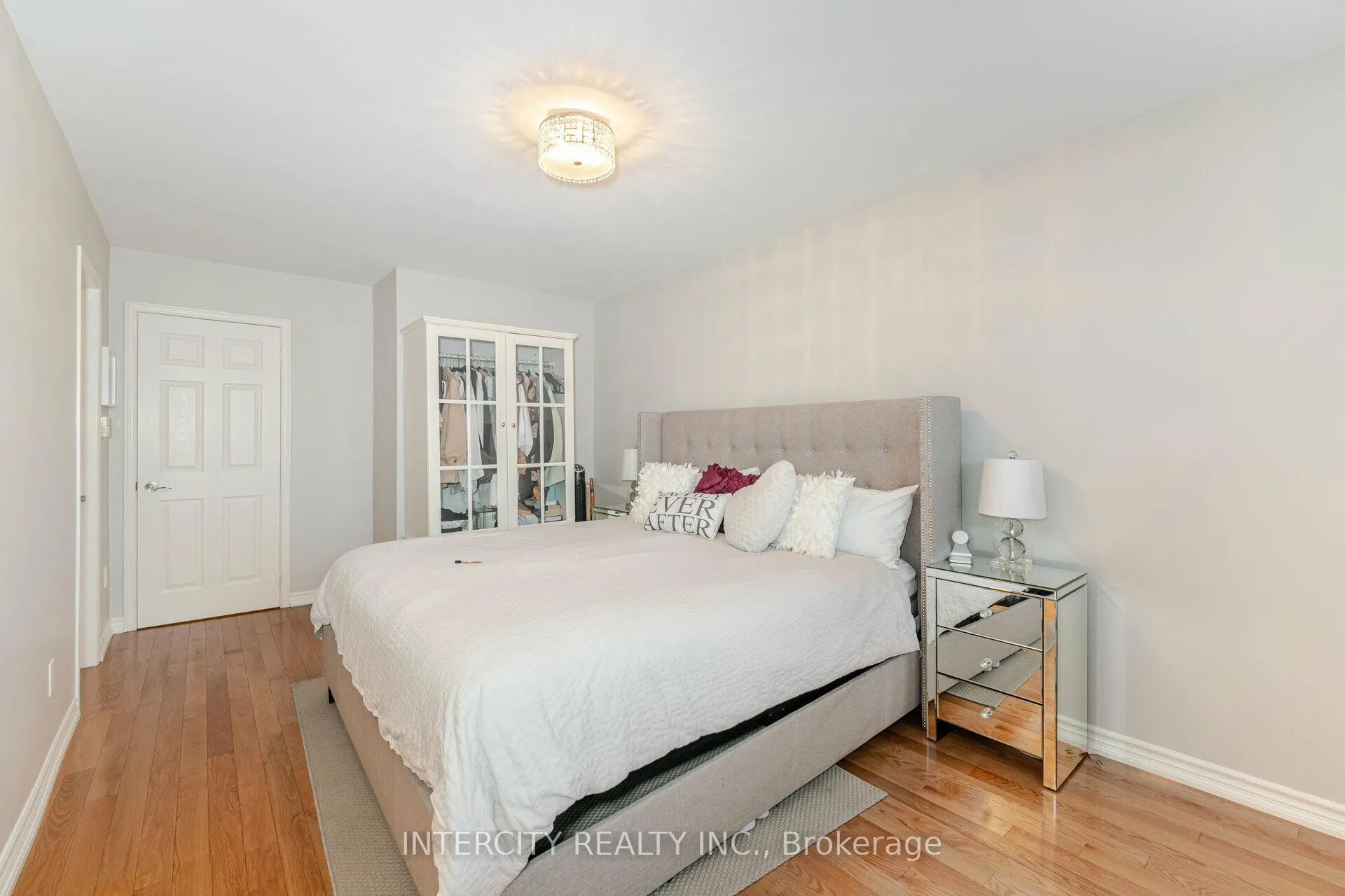 Photo 22 of 71 Echo Ridge Crescent, Vaughan, Sonoma Heights — HOMEH