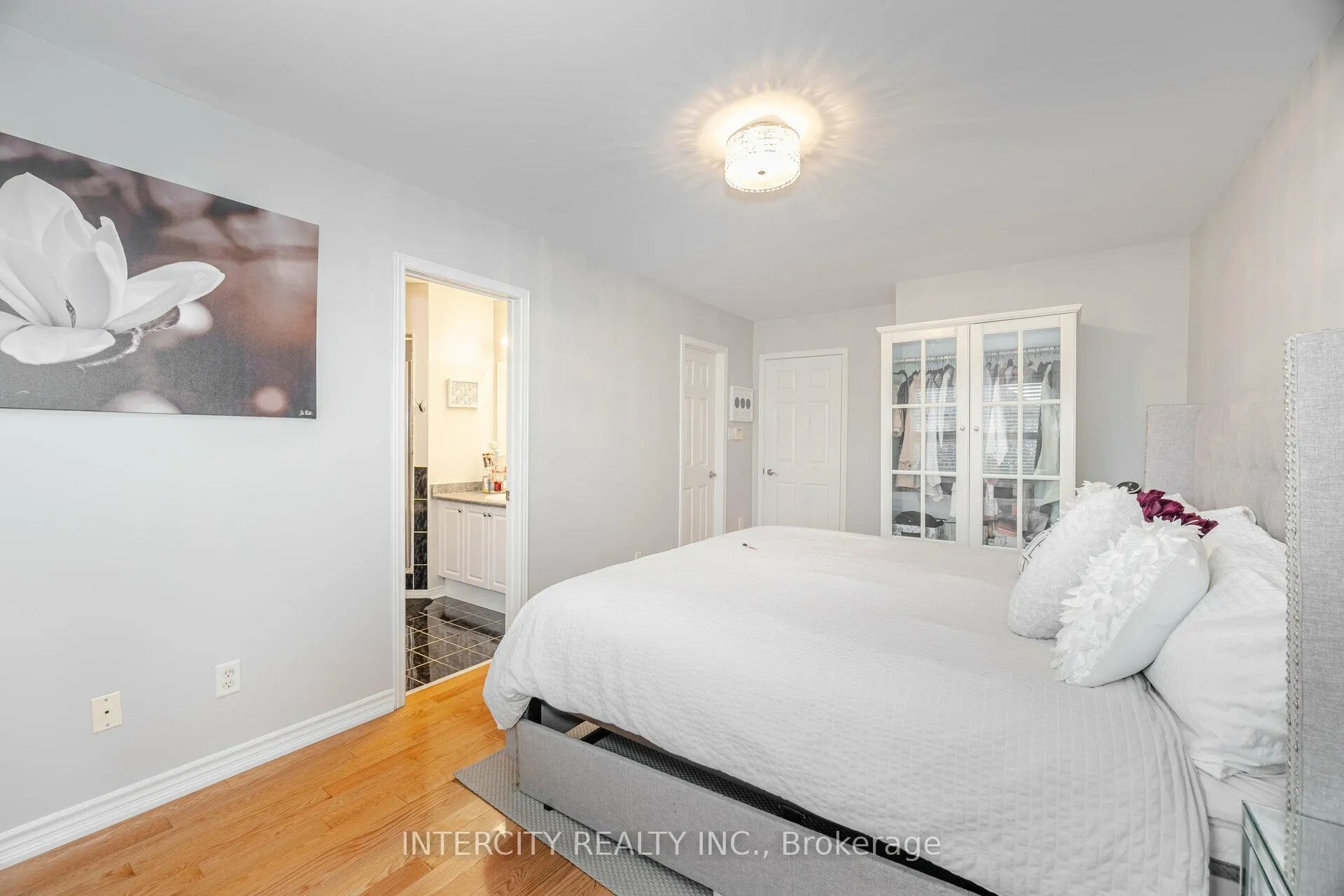 Photo 23 of 71 Echo Ridge Crescent, Vaughan, Sonoma Heights — HOMEH